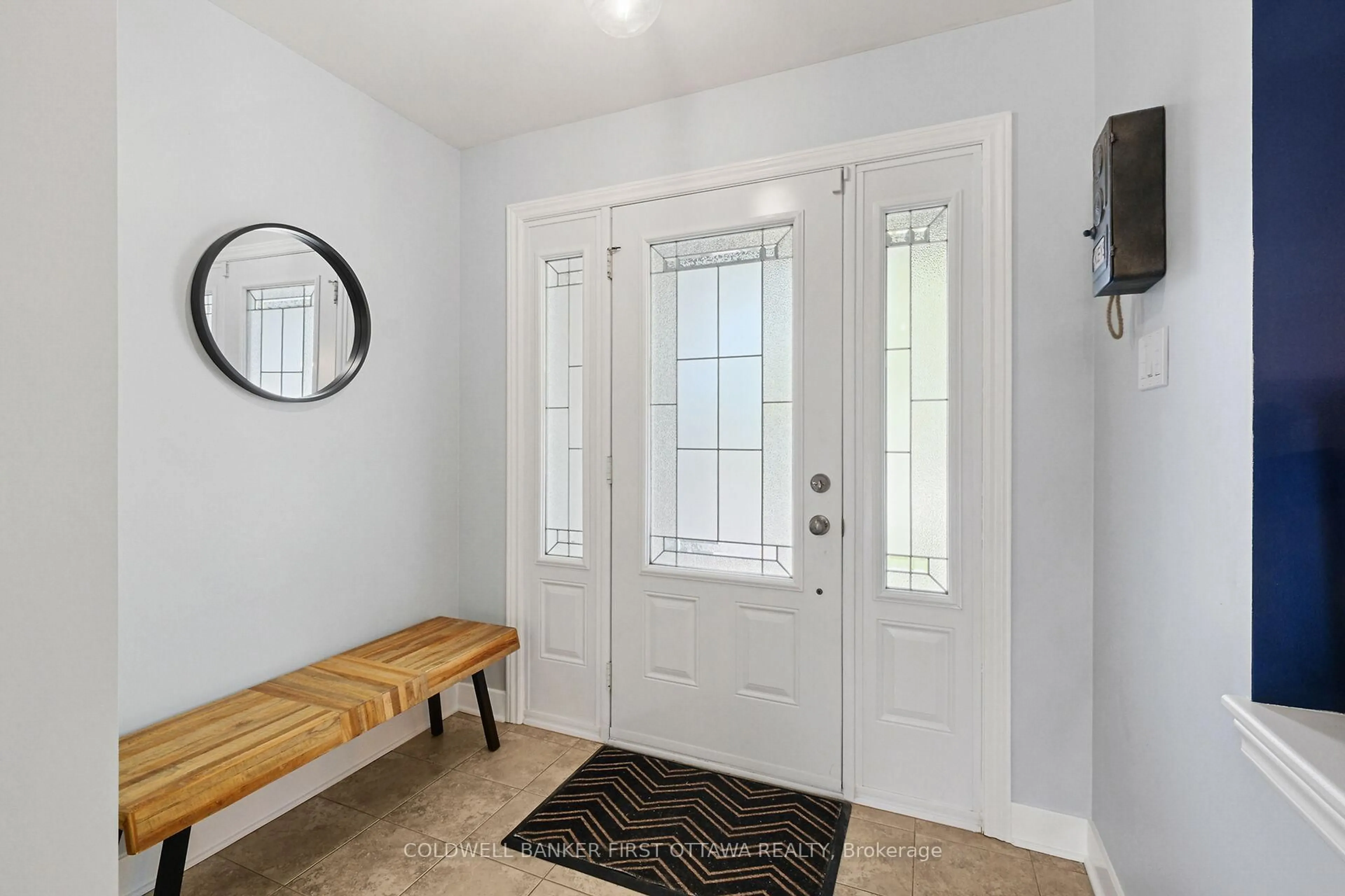 Indoor entryway for 24 Provost St, North Stormont Ontario K0A 1R0