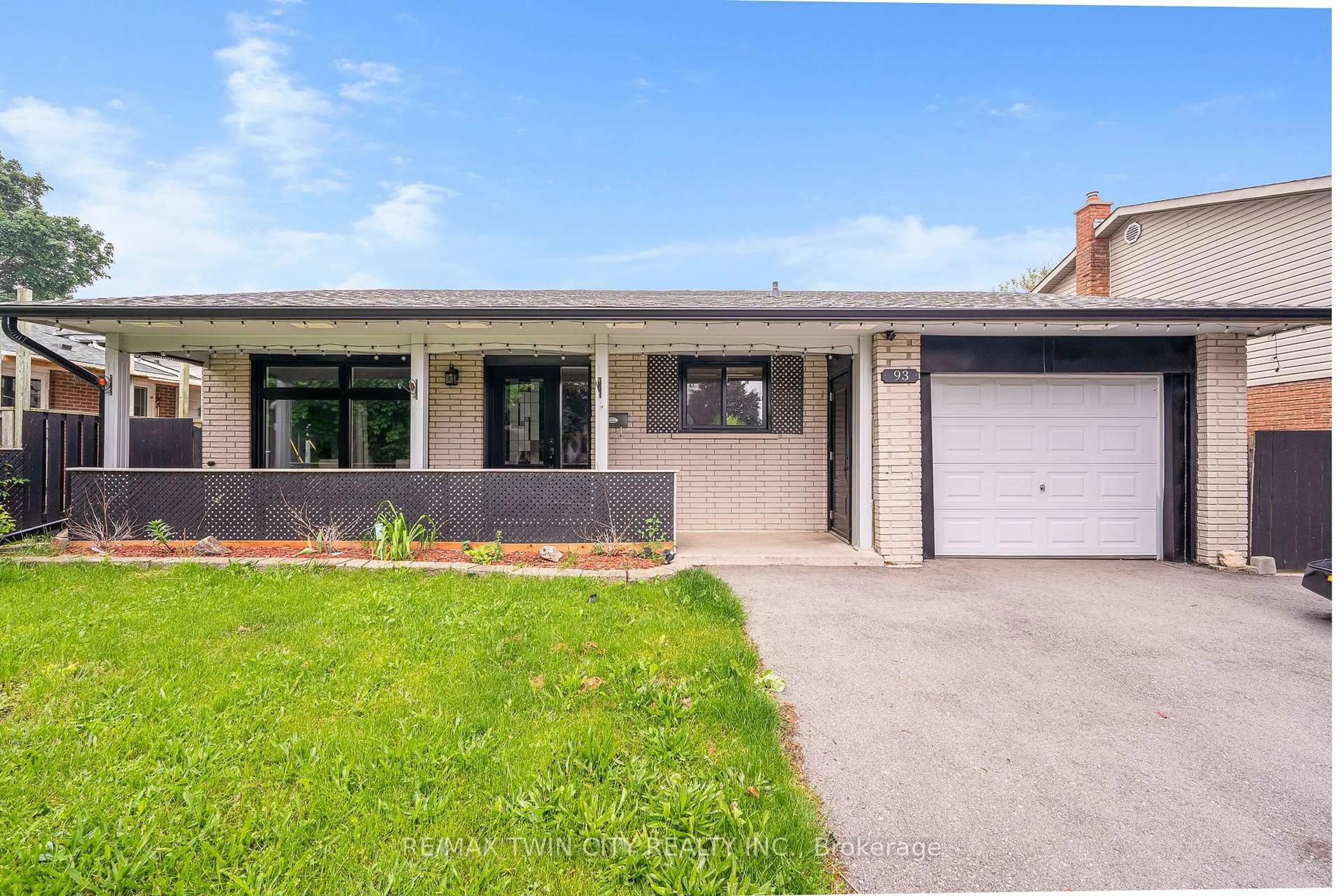 Unknown for 93 Christopher Dr, Cambridge Ontario N1R 4S1