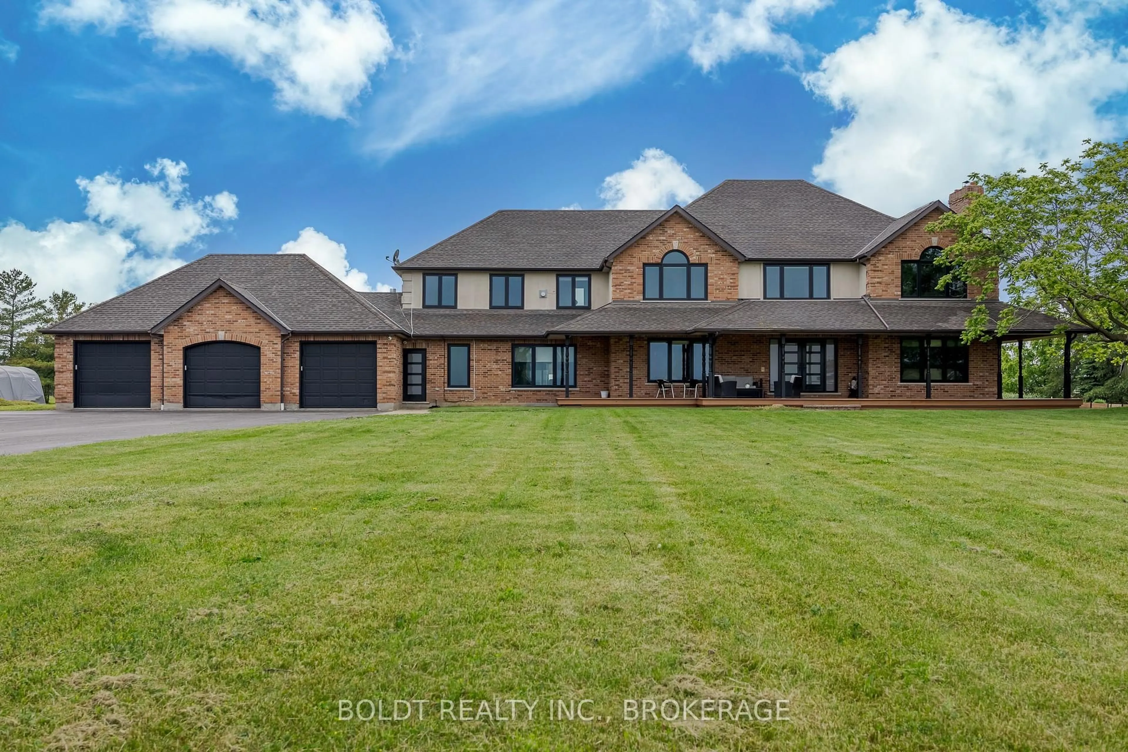 A pic from outside/outdoor area/front of a property/back of a property/a pic from drone, unknown for 1178 Concession 6 Rd, Niagara-on-the-Lake Ontario L0S 1J0