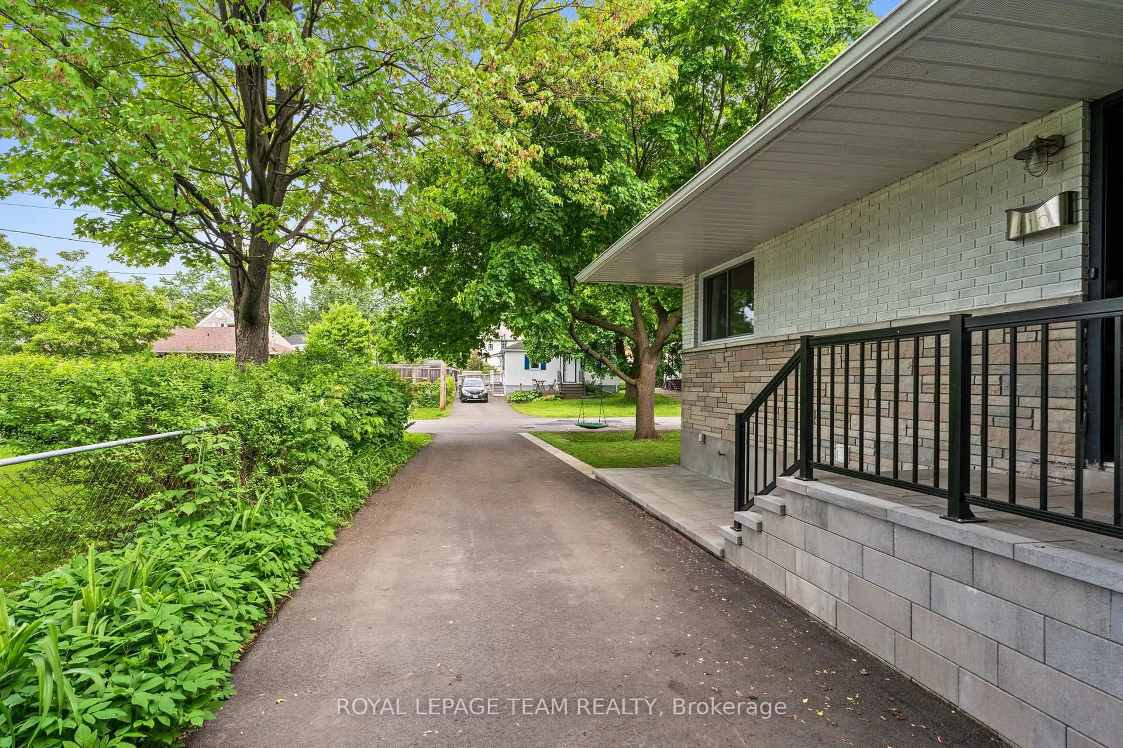 Patio, street for 410 Hartleigh Ave, Ottawa Ontario K2B 5J4