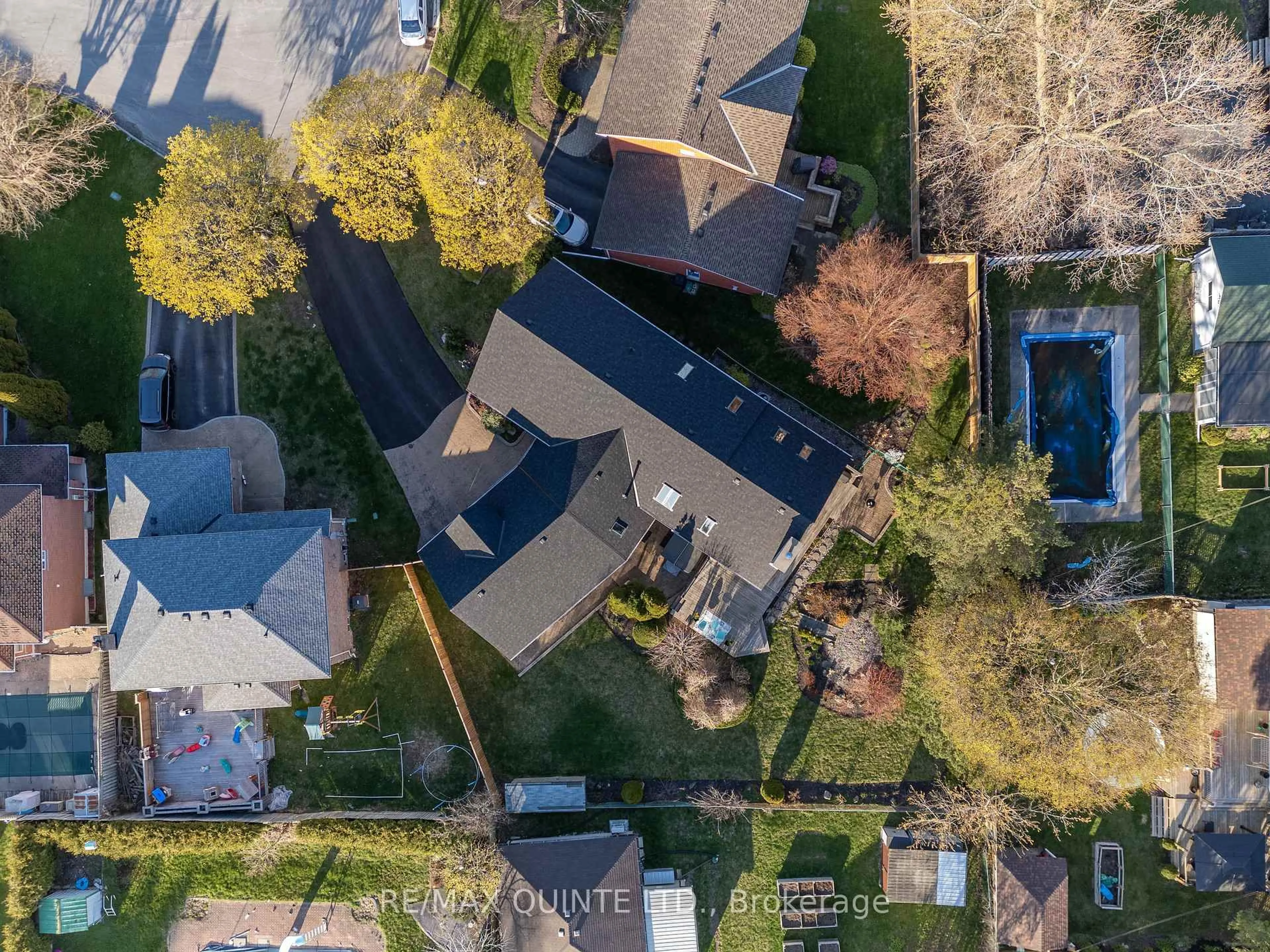 A pic from outside/outdoor area/front of a property/back of a property/a pic from drone, street for 14 Thompson Crt, Belleville Ontario K8P 5C3