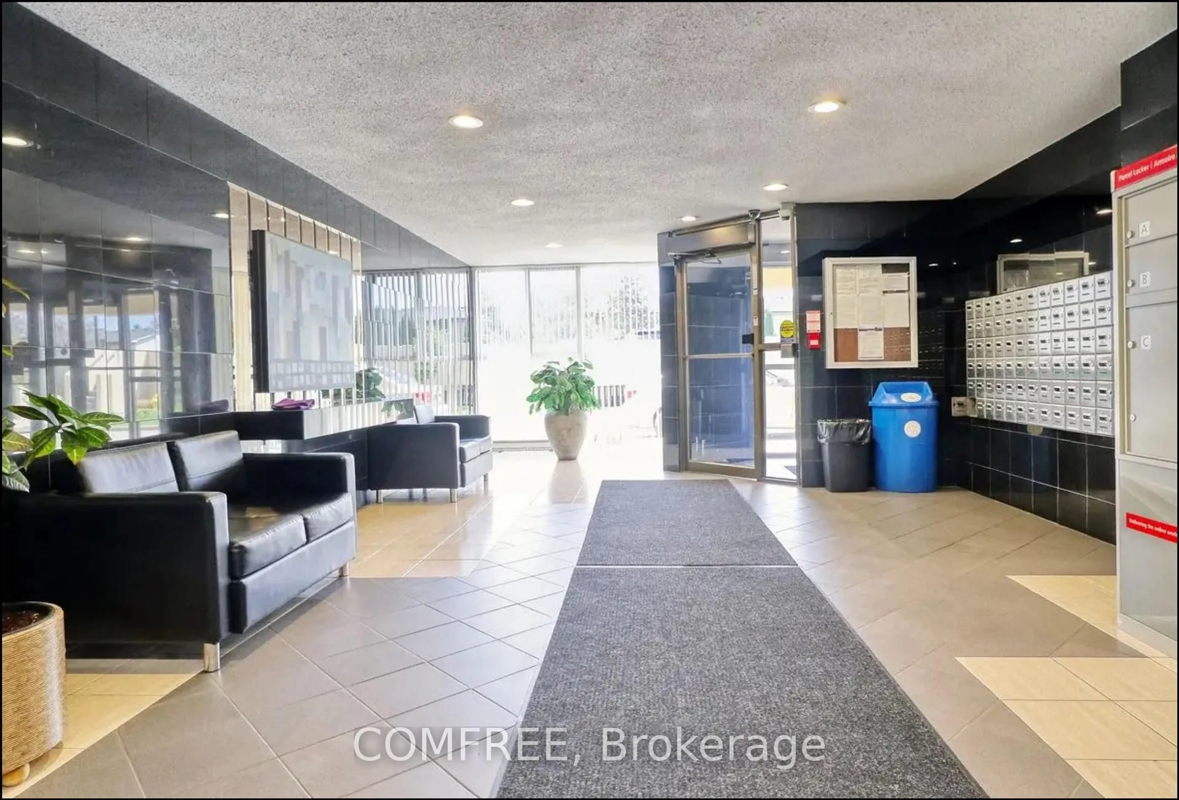 Lobby for 127 Belmont Dr #809, London South Ontario N6J 4J7