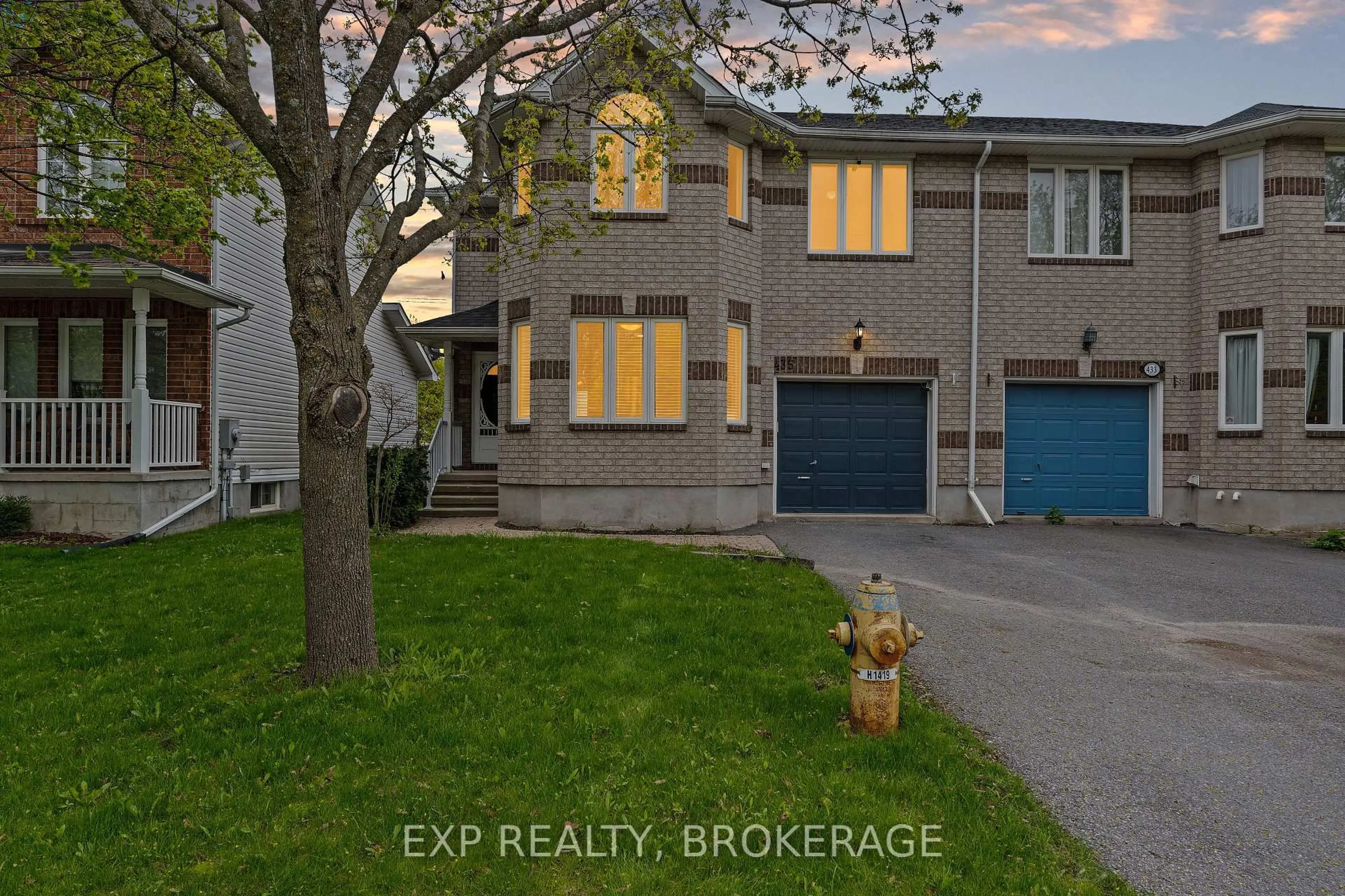 A pic from outside/outdoor area/front of a property/back of a property/a pic from drone, street for 435 FIELDSTONE Dr, Kingston Ontario K7K 7E2