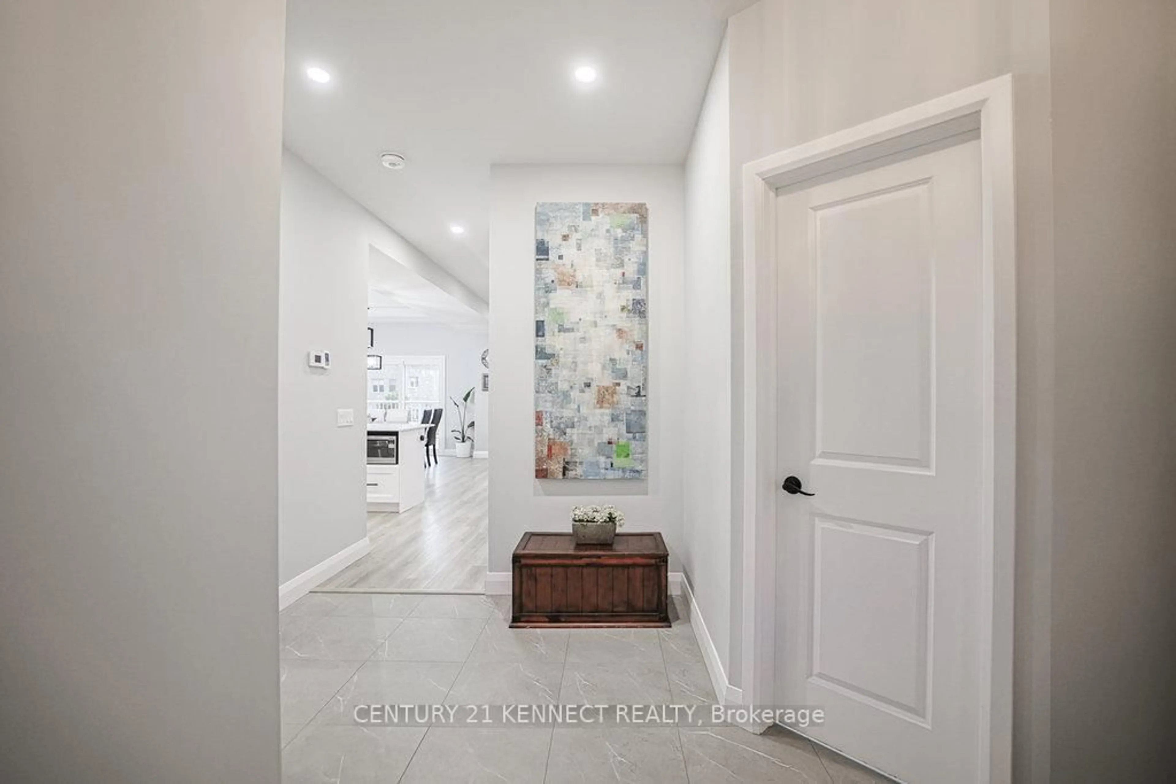 Indoor entryway for 1520 Berkshire Dr, Kingston Ontario K7P 0S7
