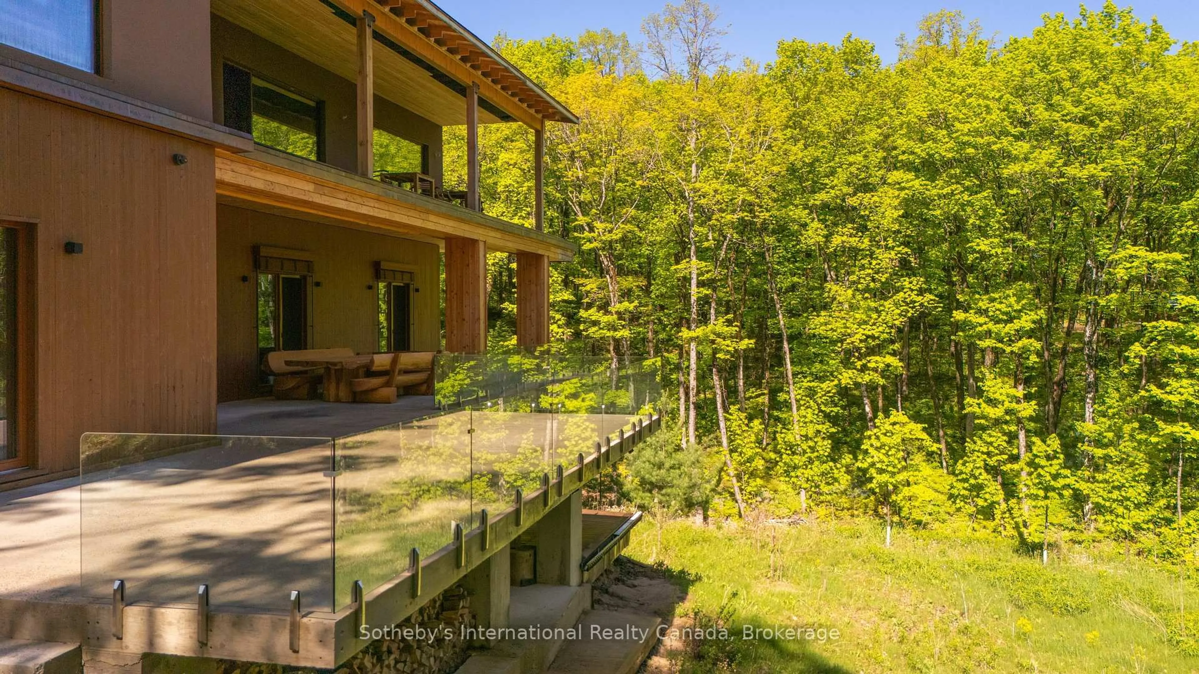 Patio, forest/trees view for 1739 Trapper's Trail Rd, Dysart et al Ontario K0M 1S0