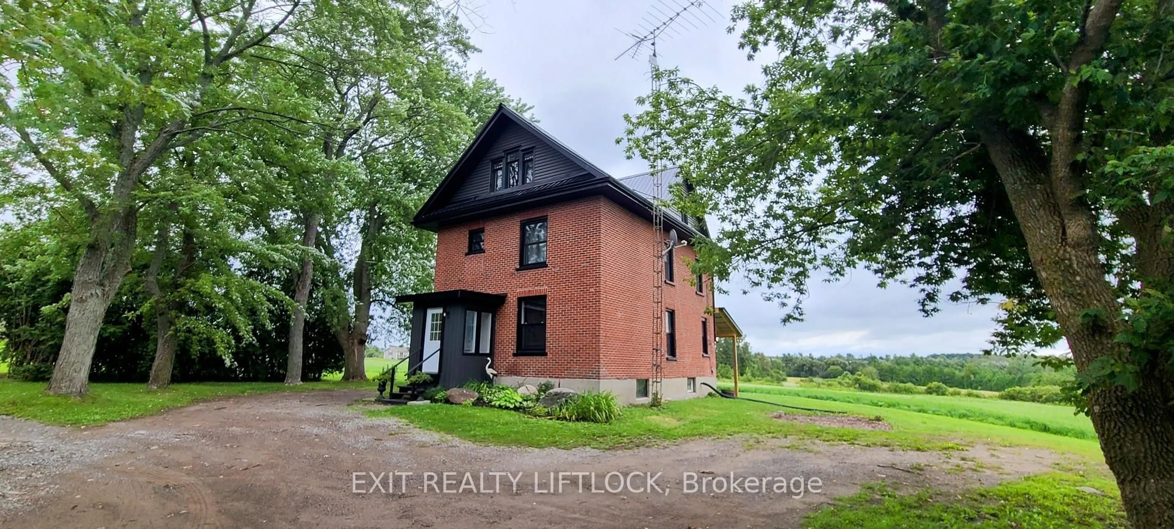 Home with brick exterior material, building for 4922 Highway 7, Kawartha Lakes Ontario K0L 2W0