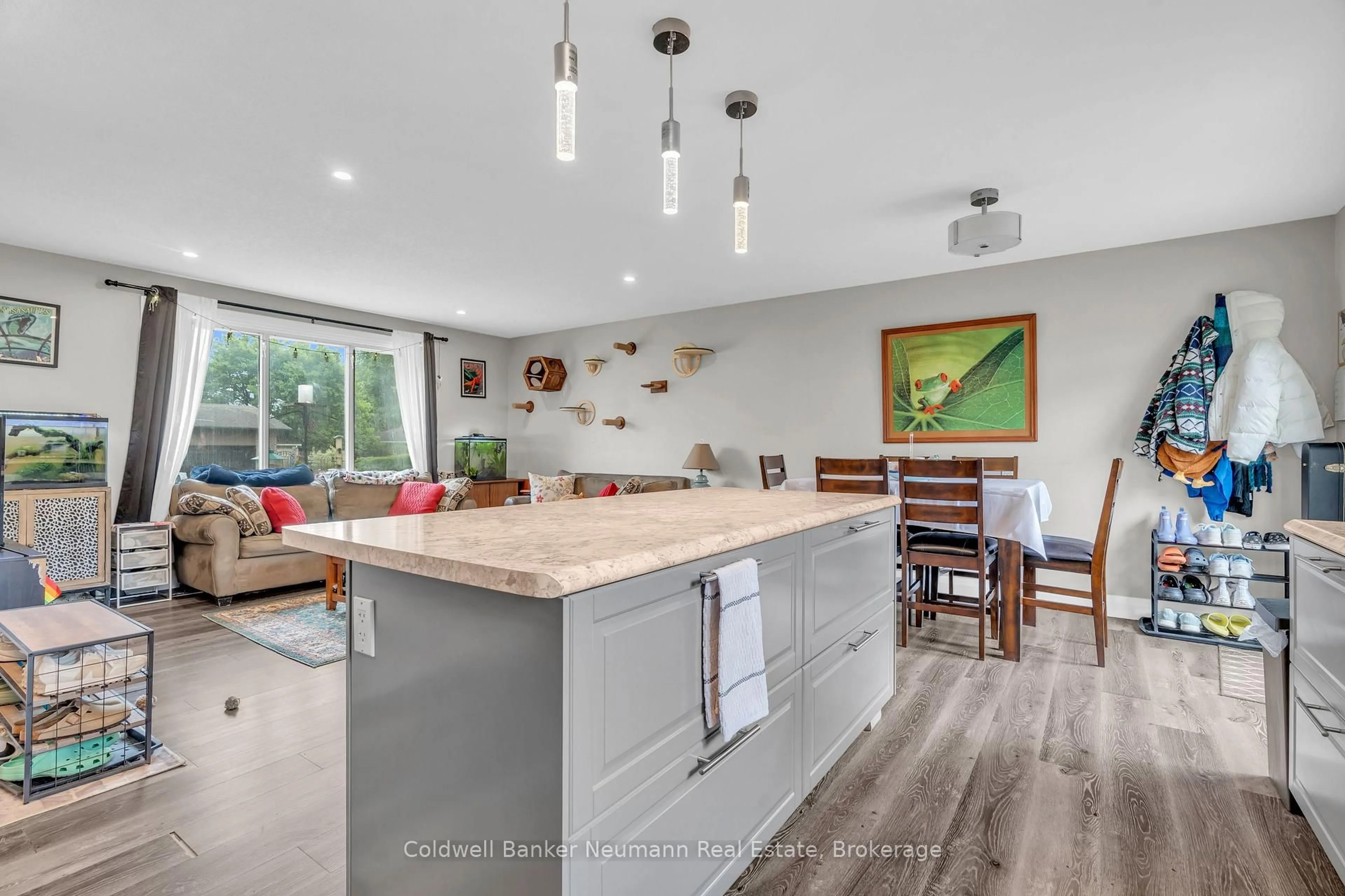 Open concept kitchen, unknown for 1 Picadilly Pl, Guelph Ontario N1G 2P8