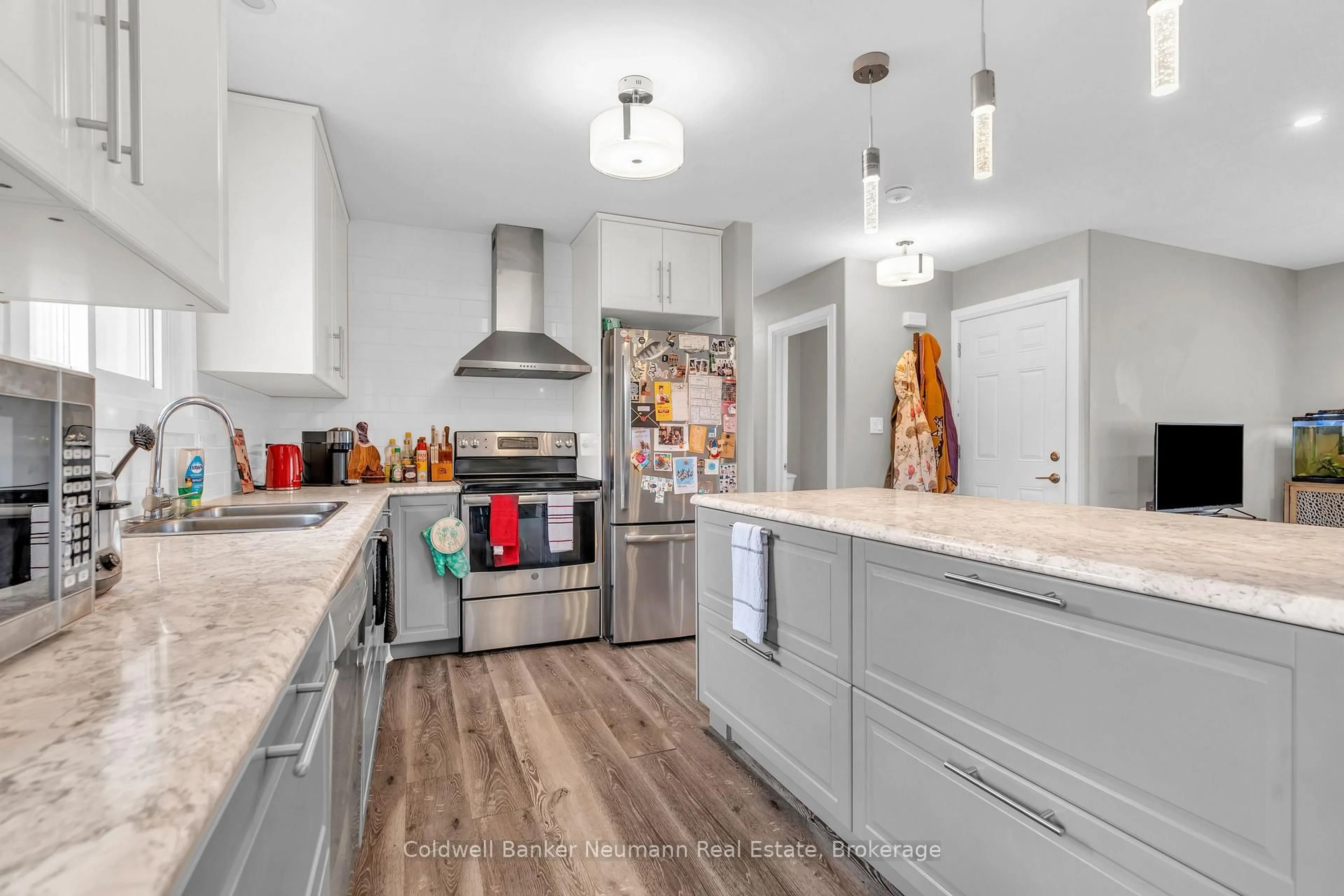 Open concept kitchen, unknown for 1 Picadilly Pl, Guelph Ontario N1G 2P8