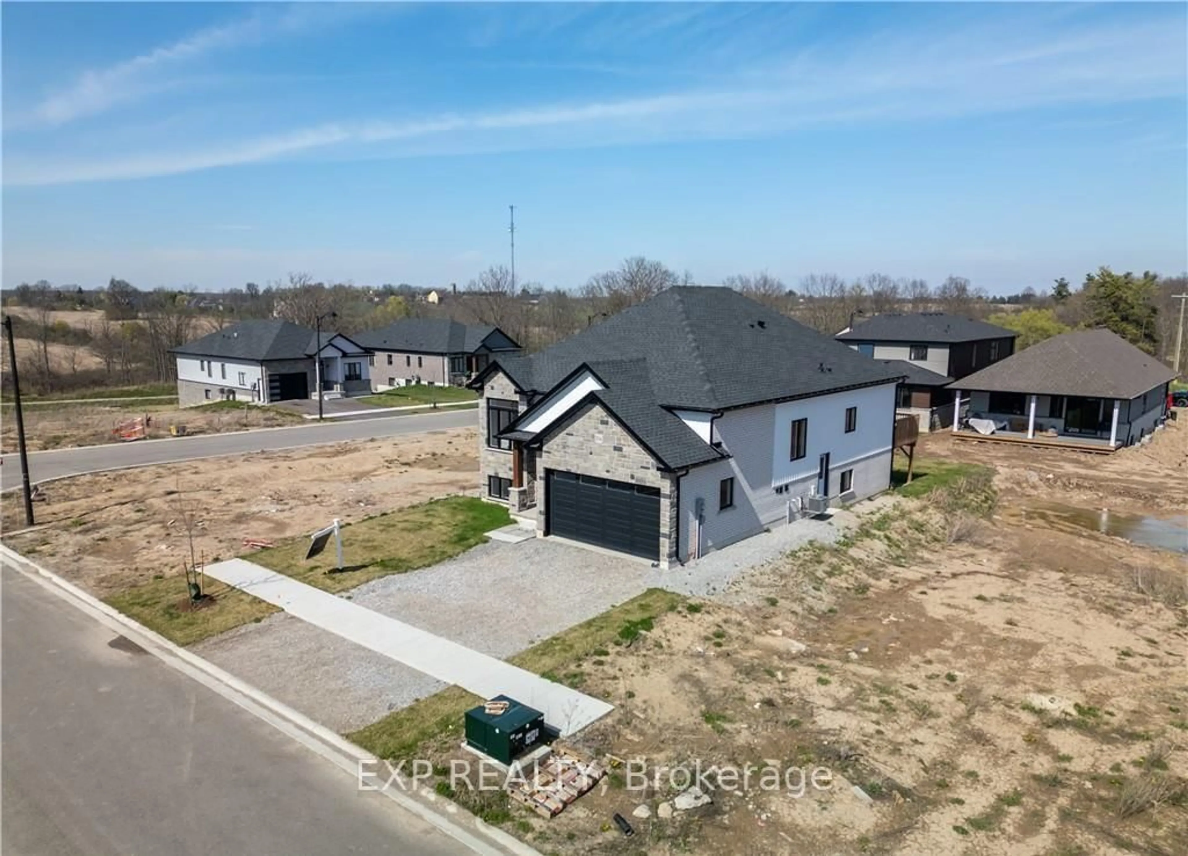 A pic from outside/outdoor area/front of a property/back of a property/a pic from drone, street for 174 PIKE CREEK Dr, Haldimand Ontario N0A 1E0