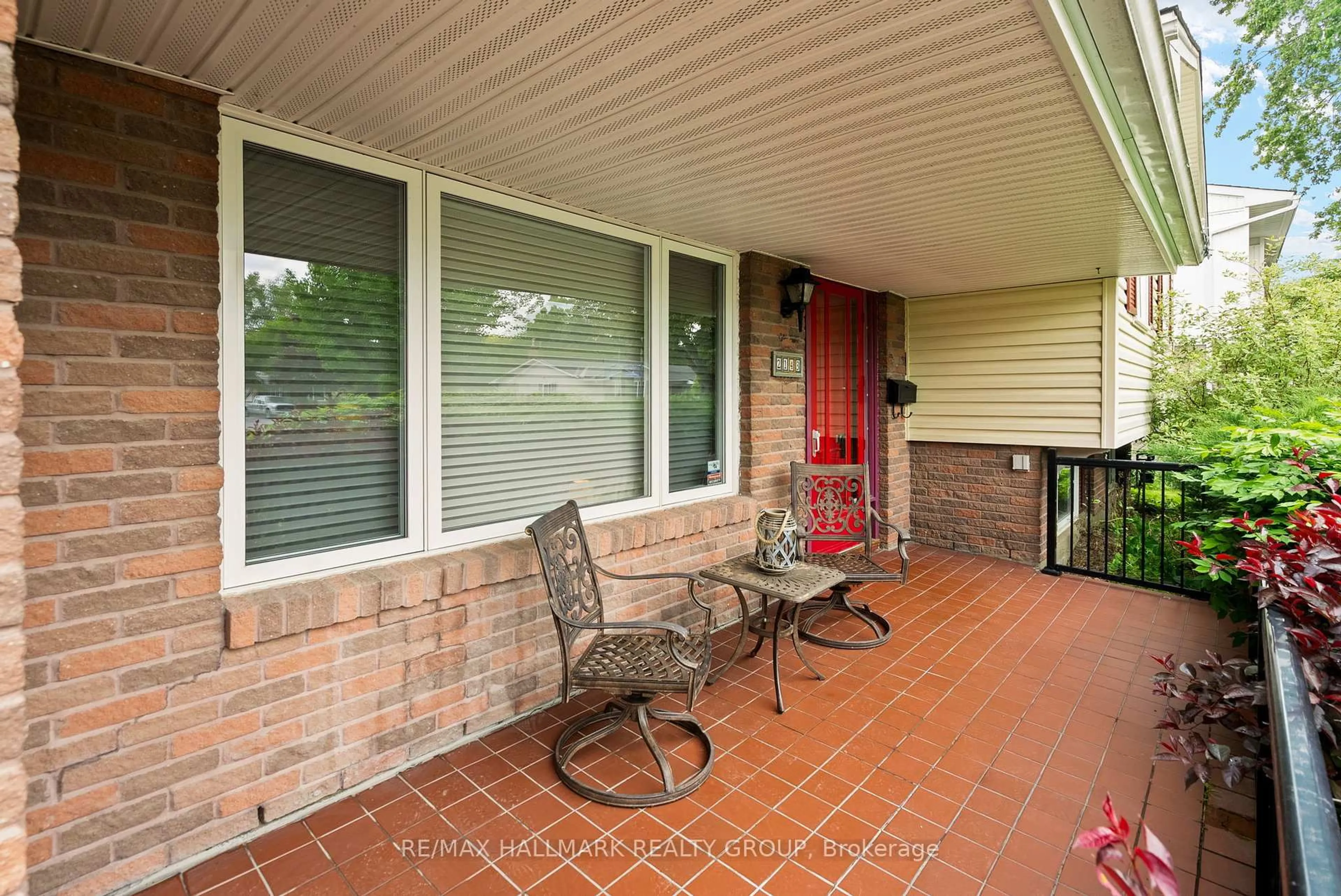 Patio, unknown for 2143 Hubbard Cres, Ottawa Ontario K1J 6L3