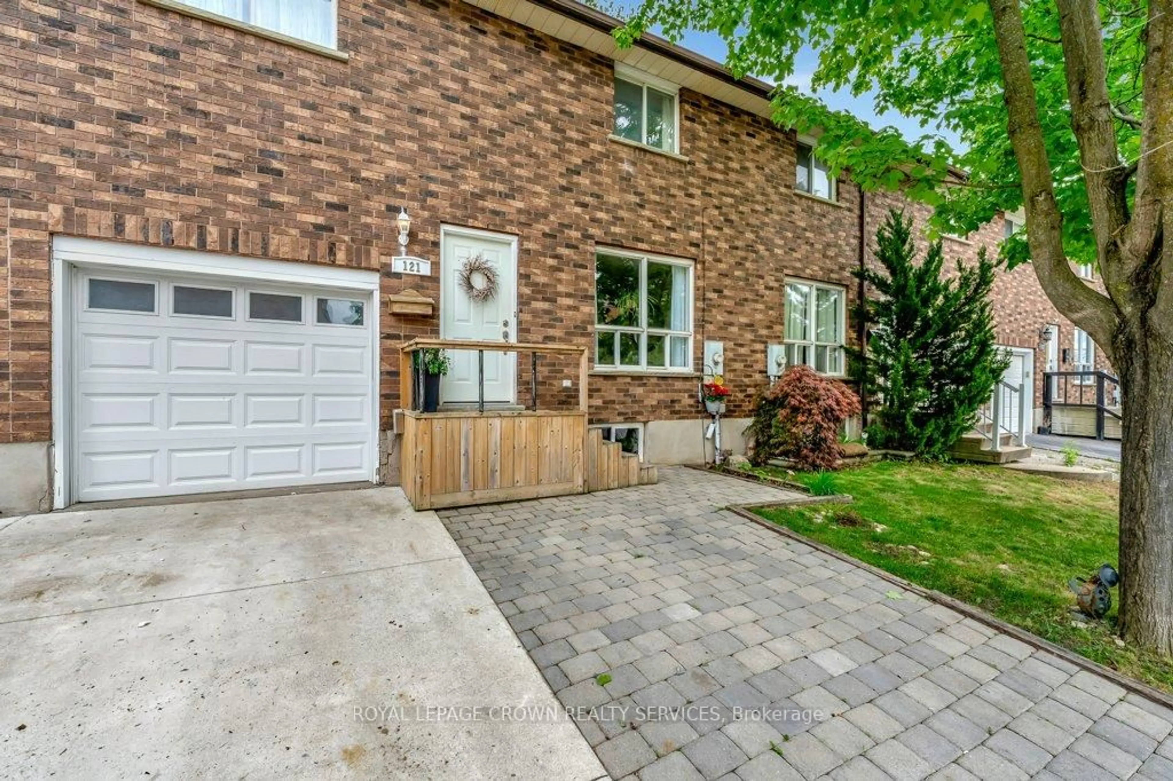Home with brick exterior material, street for 121 Union St, Cambridge Ontario N3H 5L1