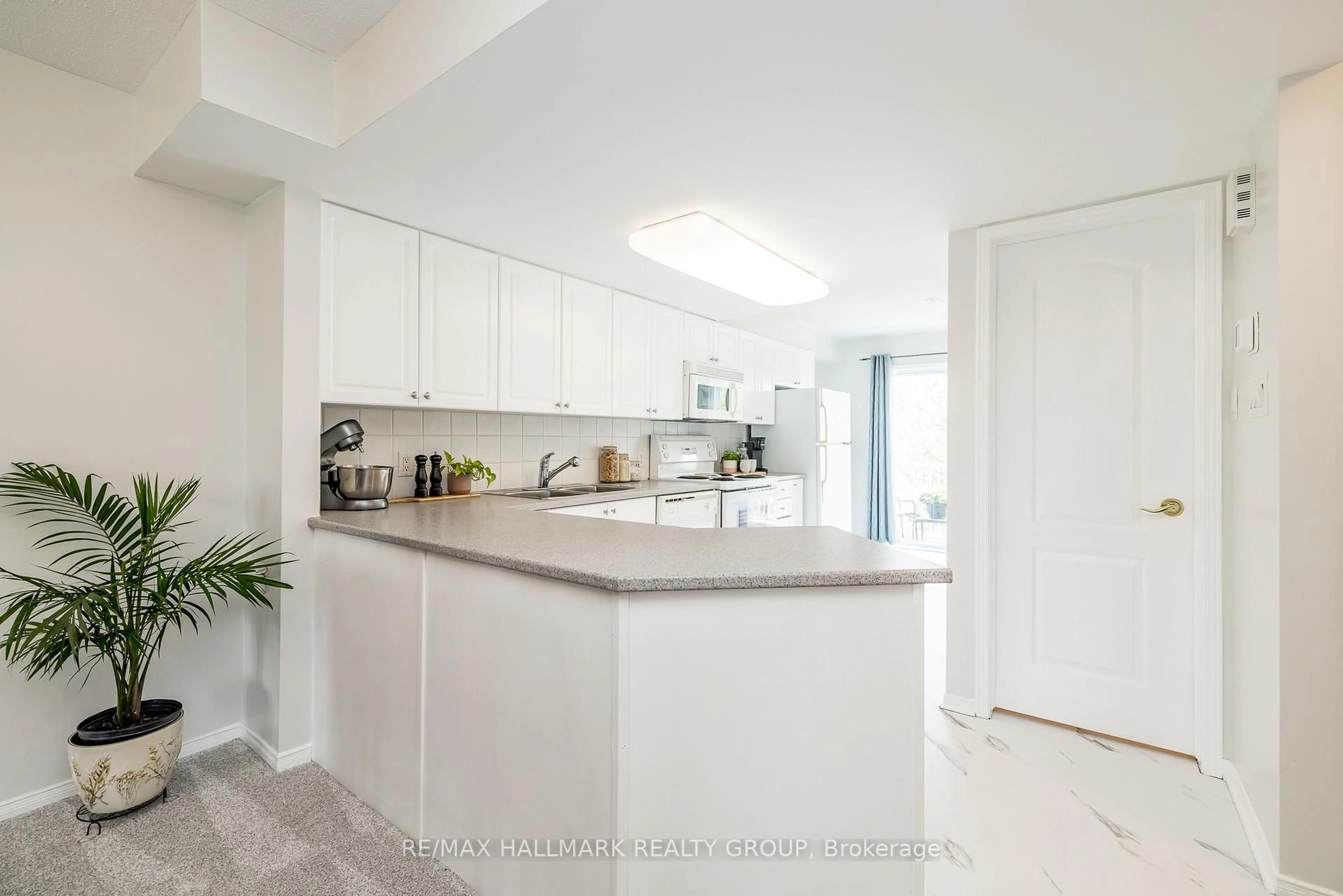 Unknown for 246 Cresthaven Dr, Ottawa Ontario K2G 6W4