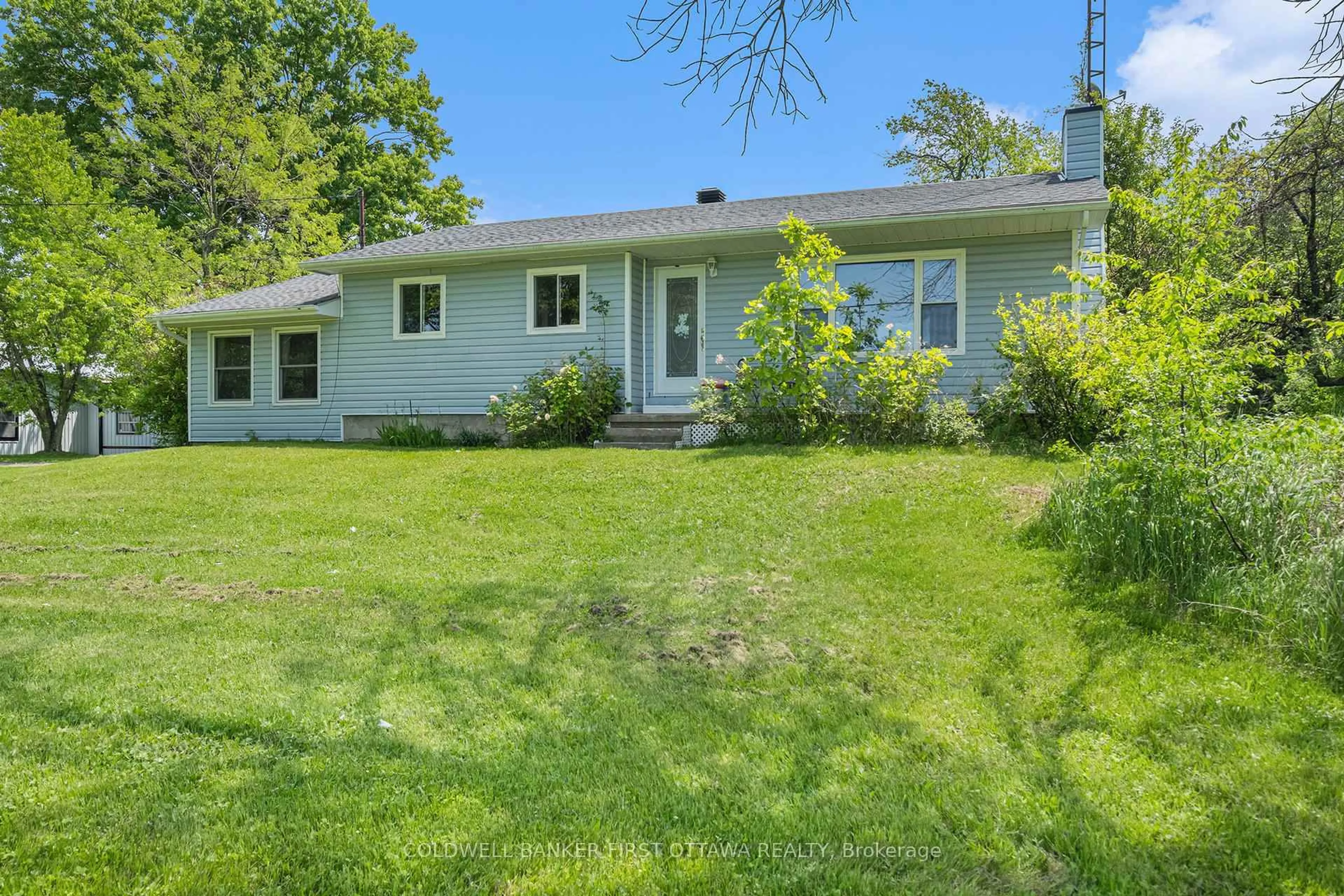 A pic from outside/outdoor area/front of a property/back of a property/a pic from drone, street for 2185 Tennyson Rd, Perth Ontario K7H 3C8