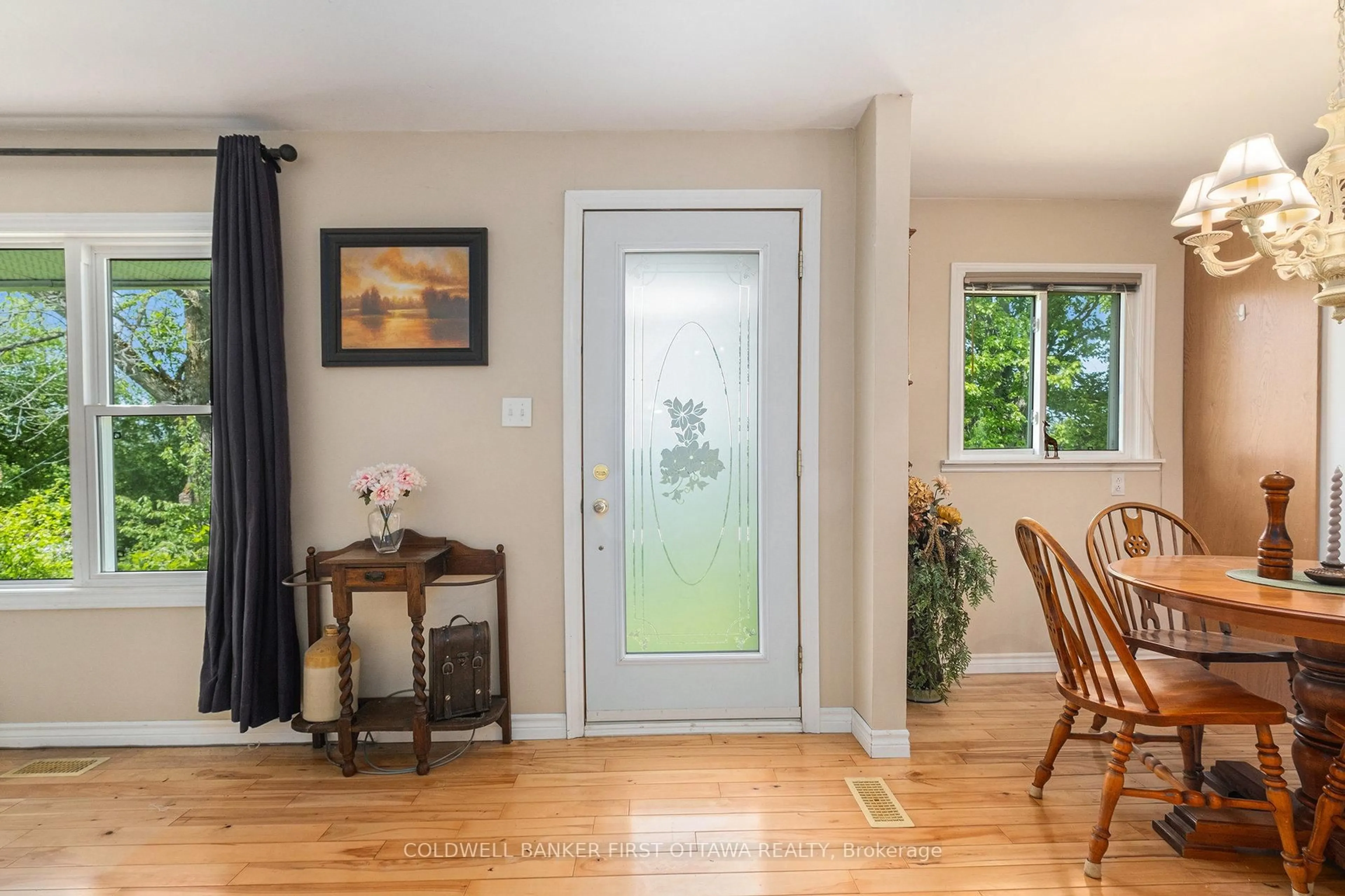Indoor entryway for 2185 Tennyson Rd, Perth Ontario K7H 3C8