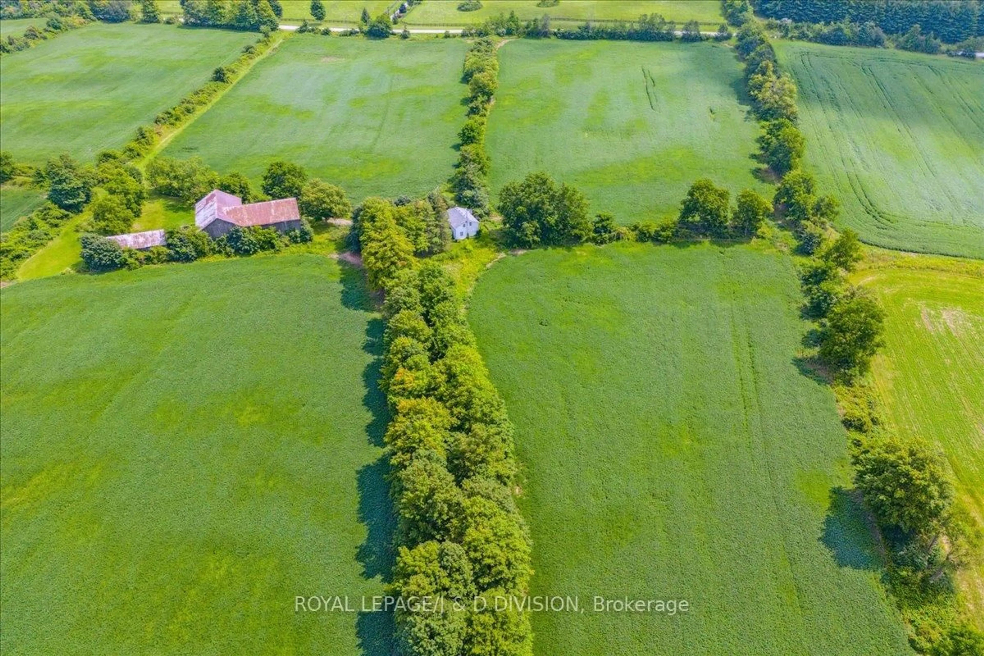 A pic from outside/outdoor area/front of a property/back of a property/a pic from drone, unknown for 198 PUSLINCH TOWN Line, Hamilton Ontario N0B 2J0