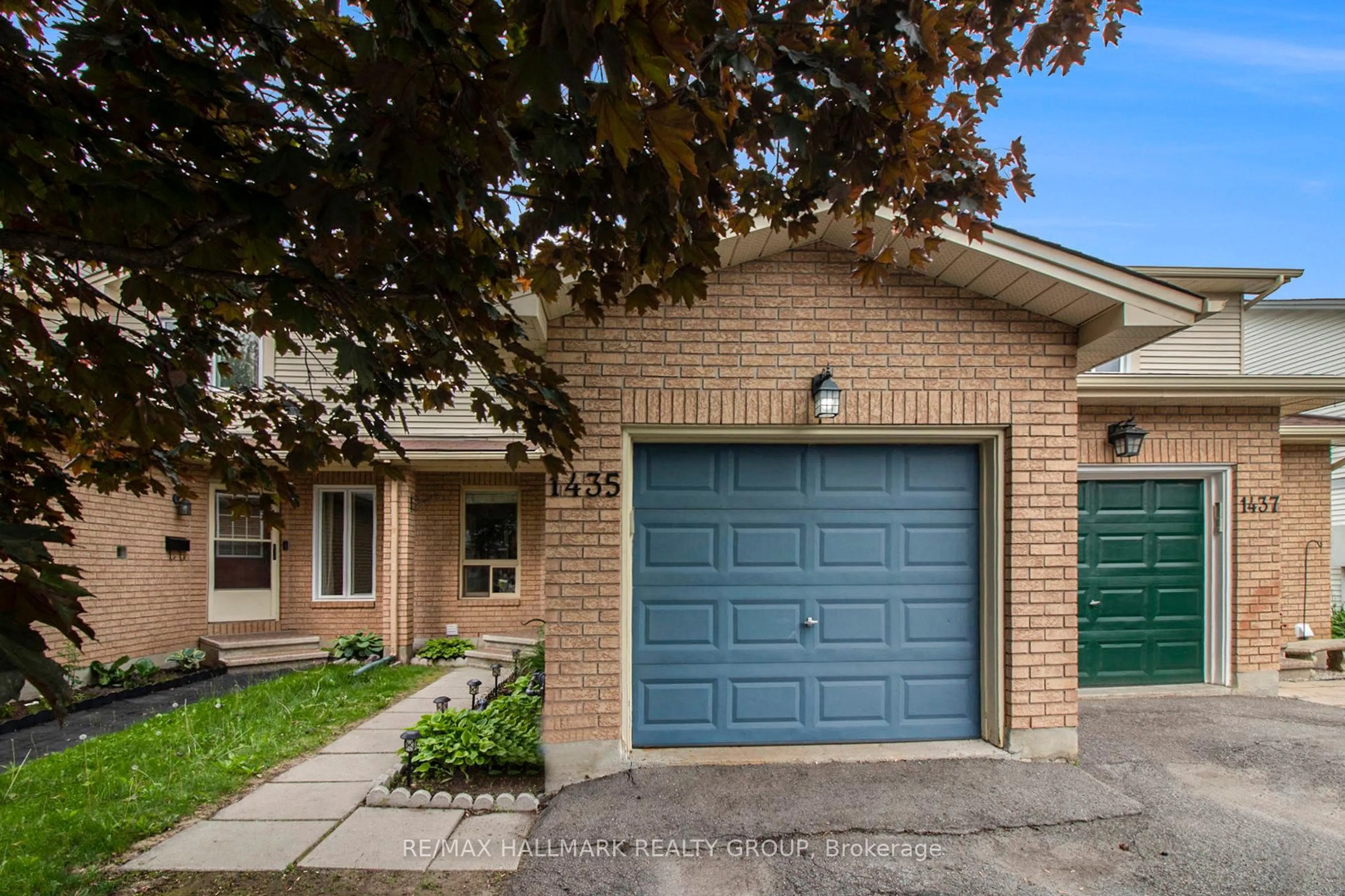 Home with brick exterior material, street for 1435 Caravel Cres, Ottawa Ontario K1E 3P5