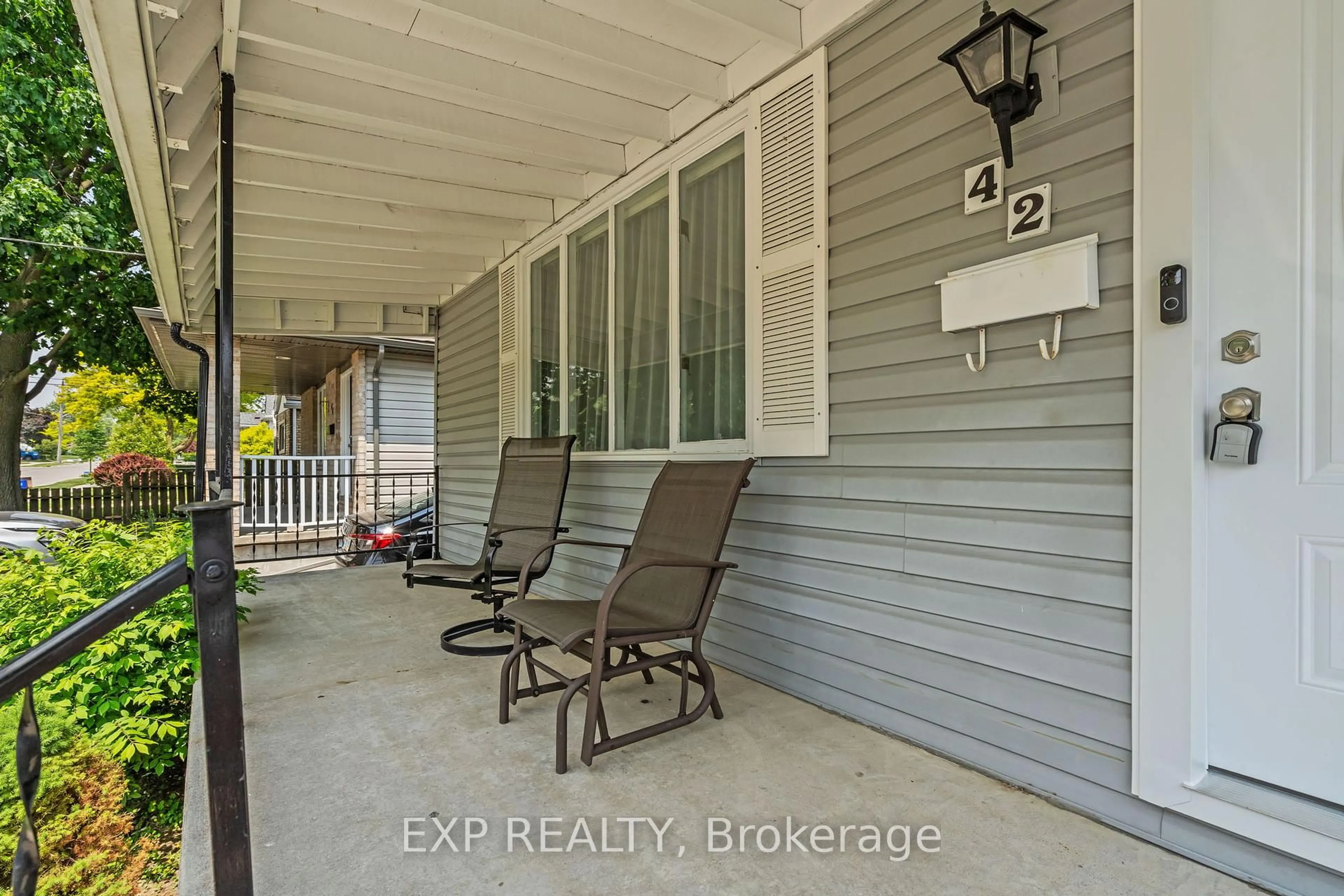 Unknown for 42 Empire St, London East Ontario N5Y 1G7