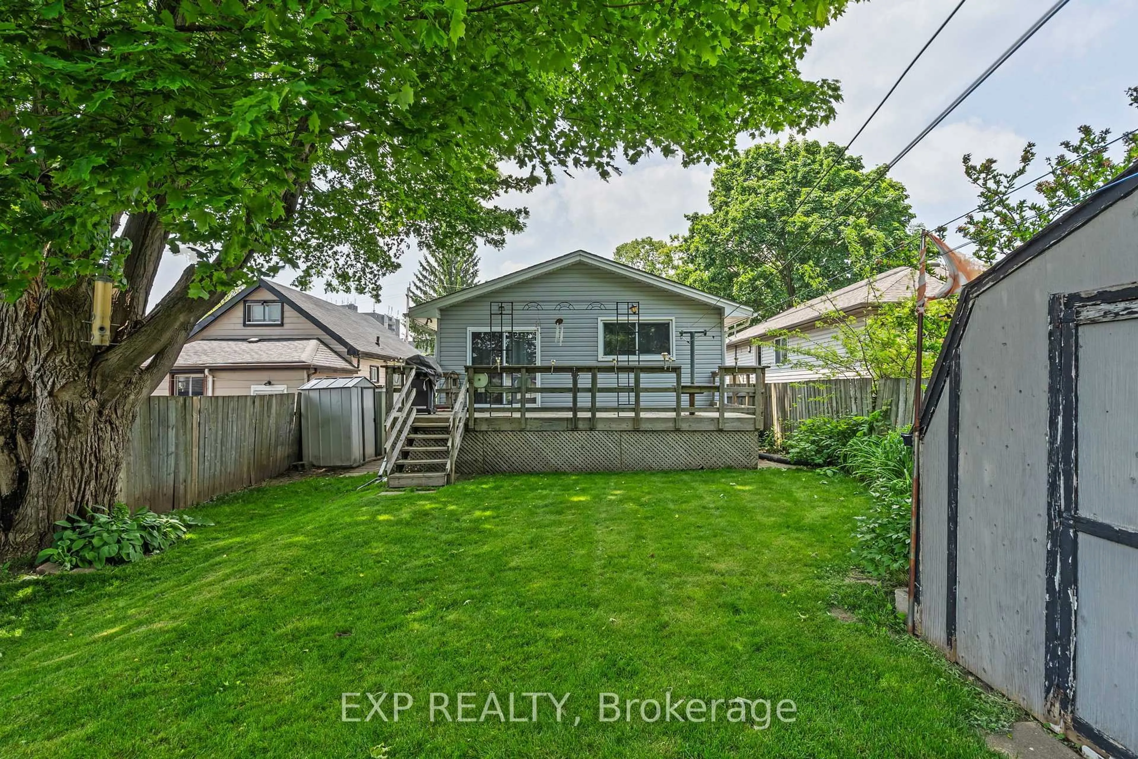 Unknown for 42 Empire St, London East Ontario N5Y 1G7
