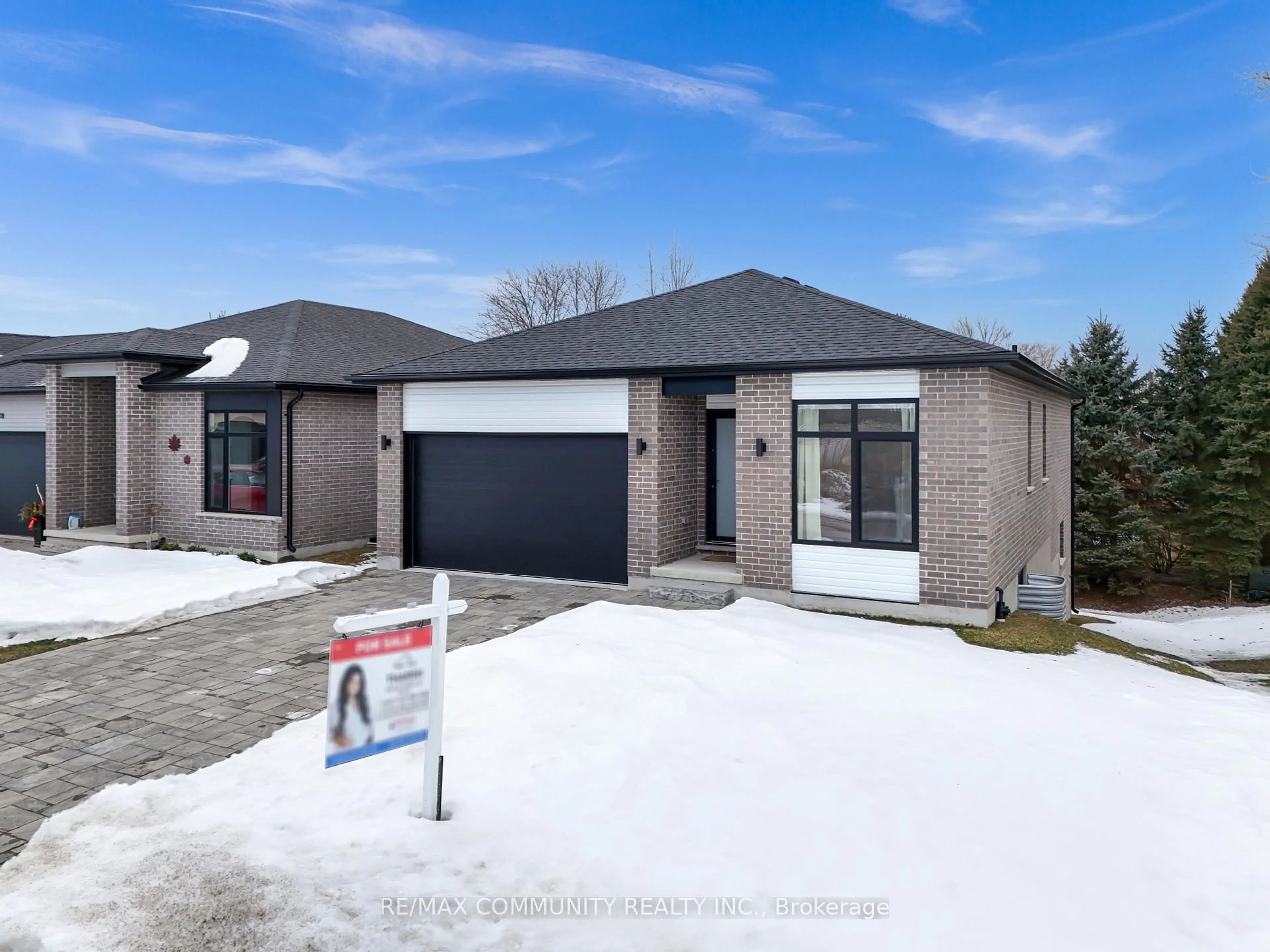 Home with brick exterior material, street for 14 Alexander Circ, Strathroy-Caradoc Ontario N7G 0B4