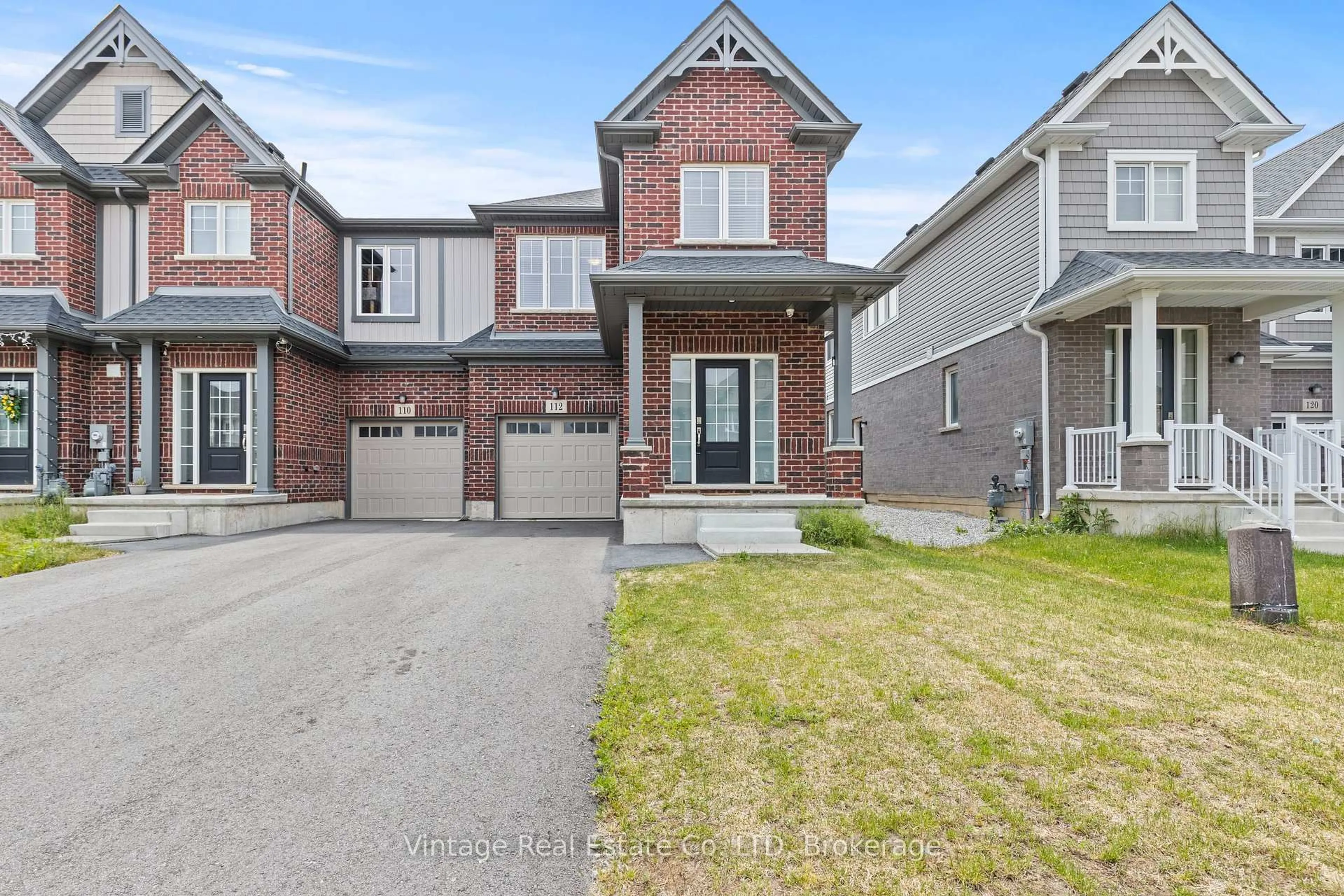 Home with brick exterior material, street for 112 Bur Oak Dr, Thorold Ontario L2V 0L8