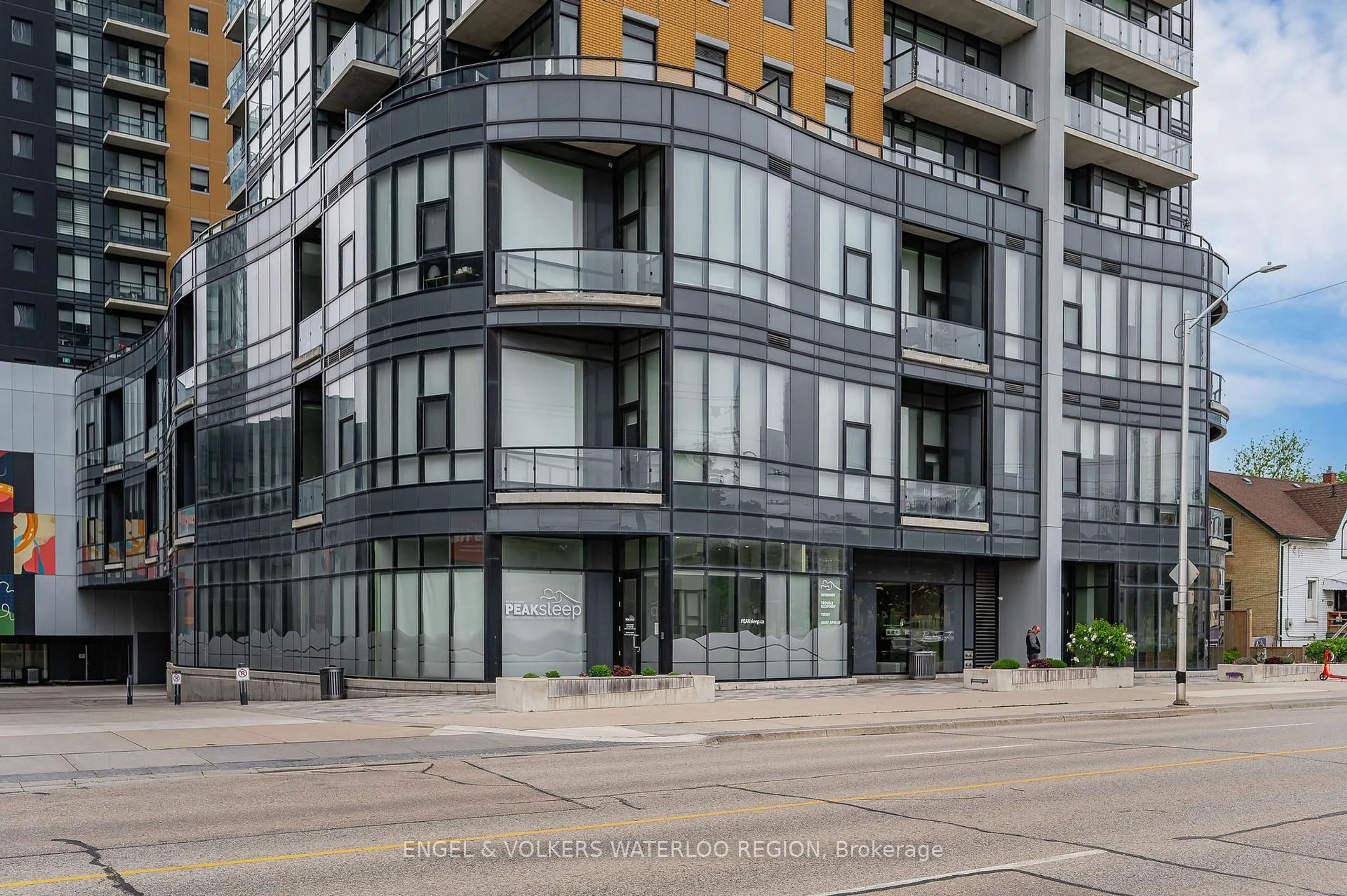 Unknown for 100 Garment St #7, Kitchener Ontario N2G 0C3