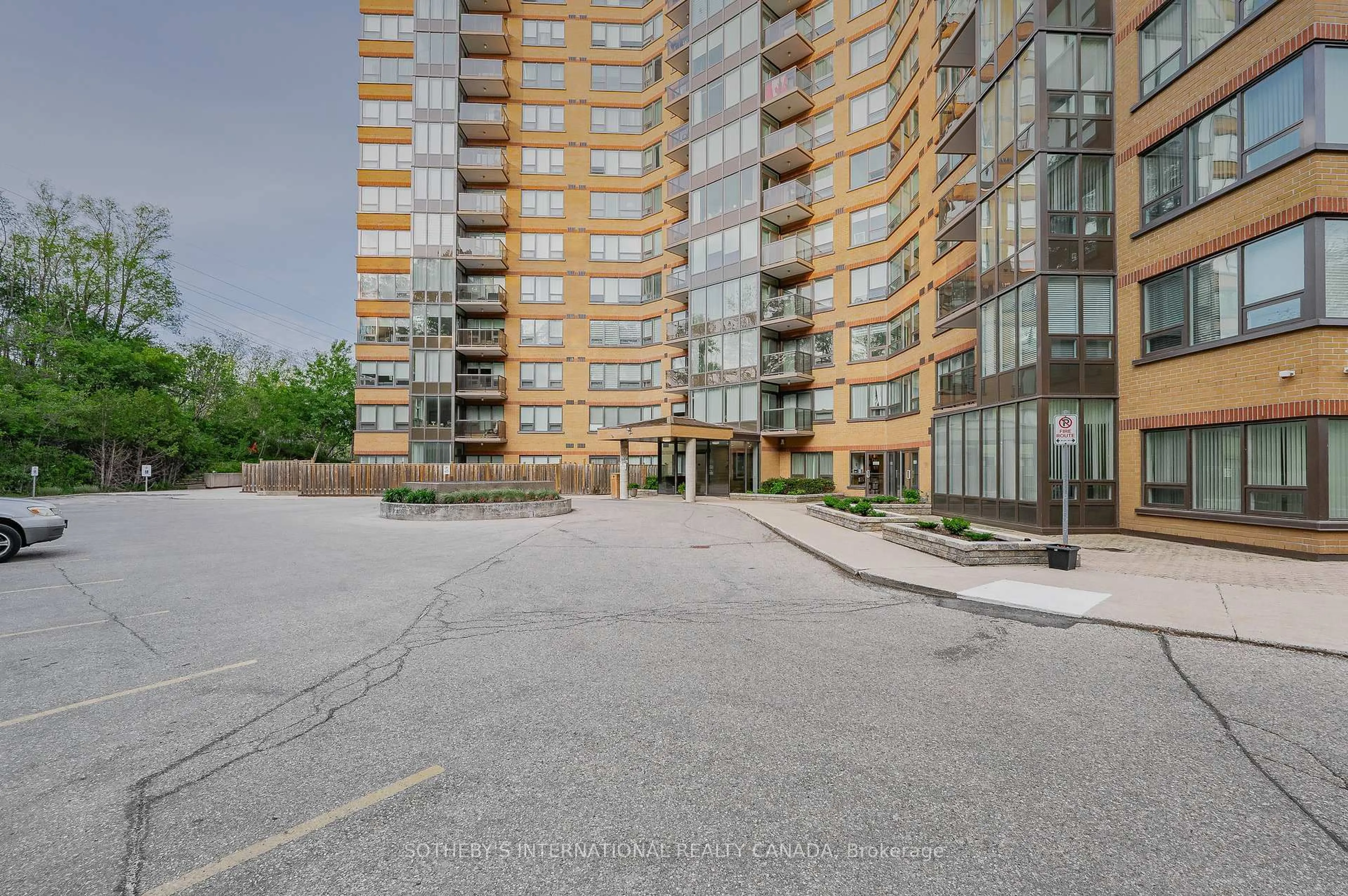 Patio, unknown for 237 King St #1003, Waterloo Ontario N3H 5L2