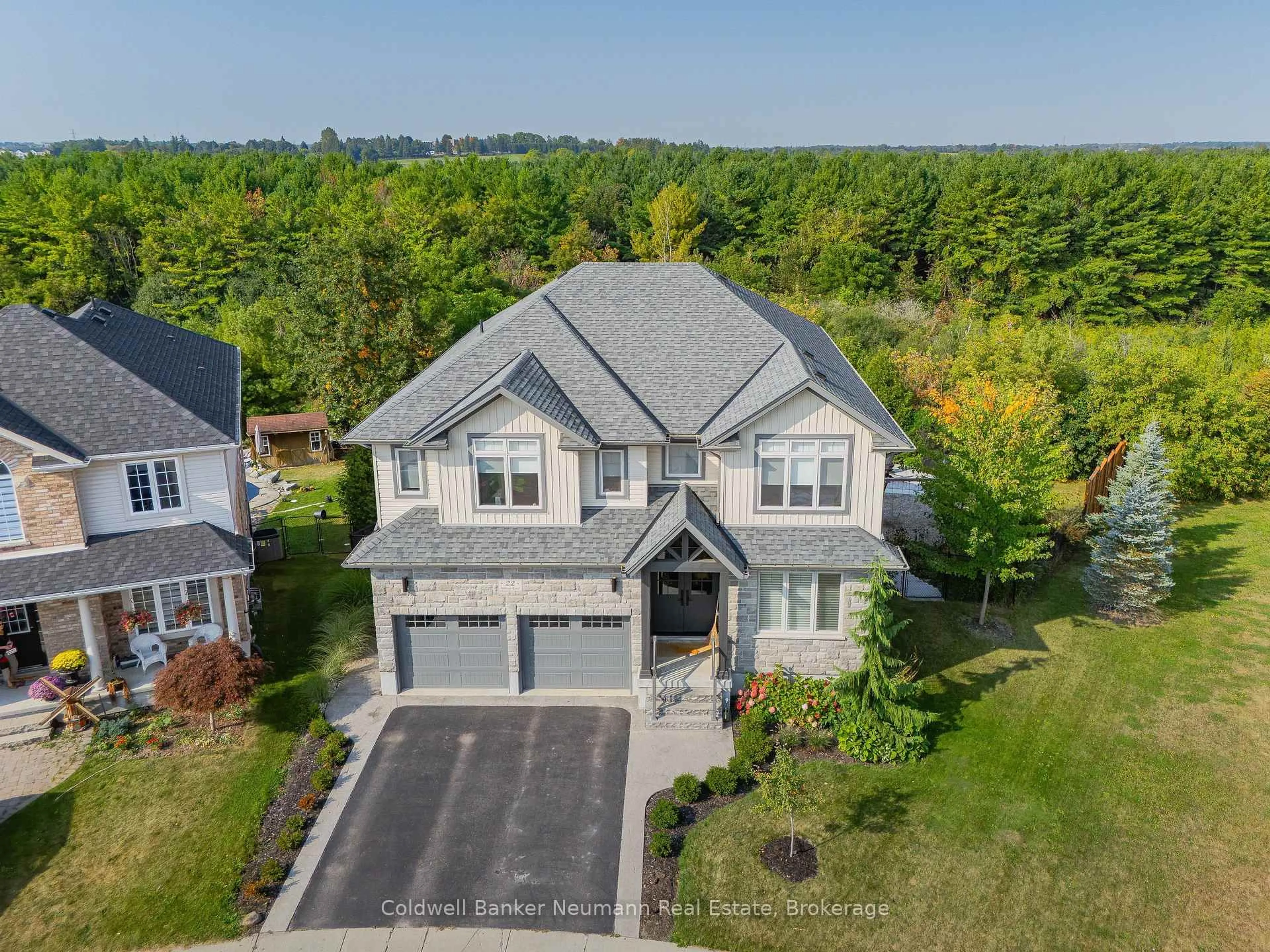A pic from outside/outdoor area/front of a property/back of a property/a pic from drone, unknown for 22 Hilltop Rd, Guelph Ontario N1E 7L4