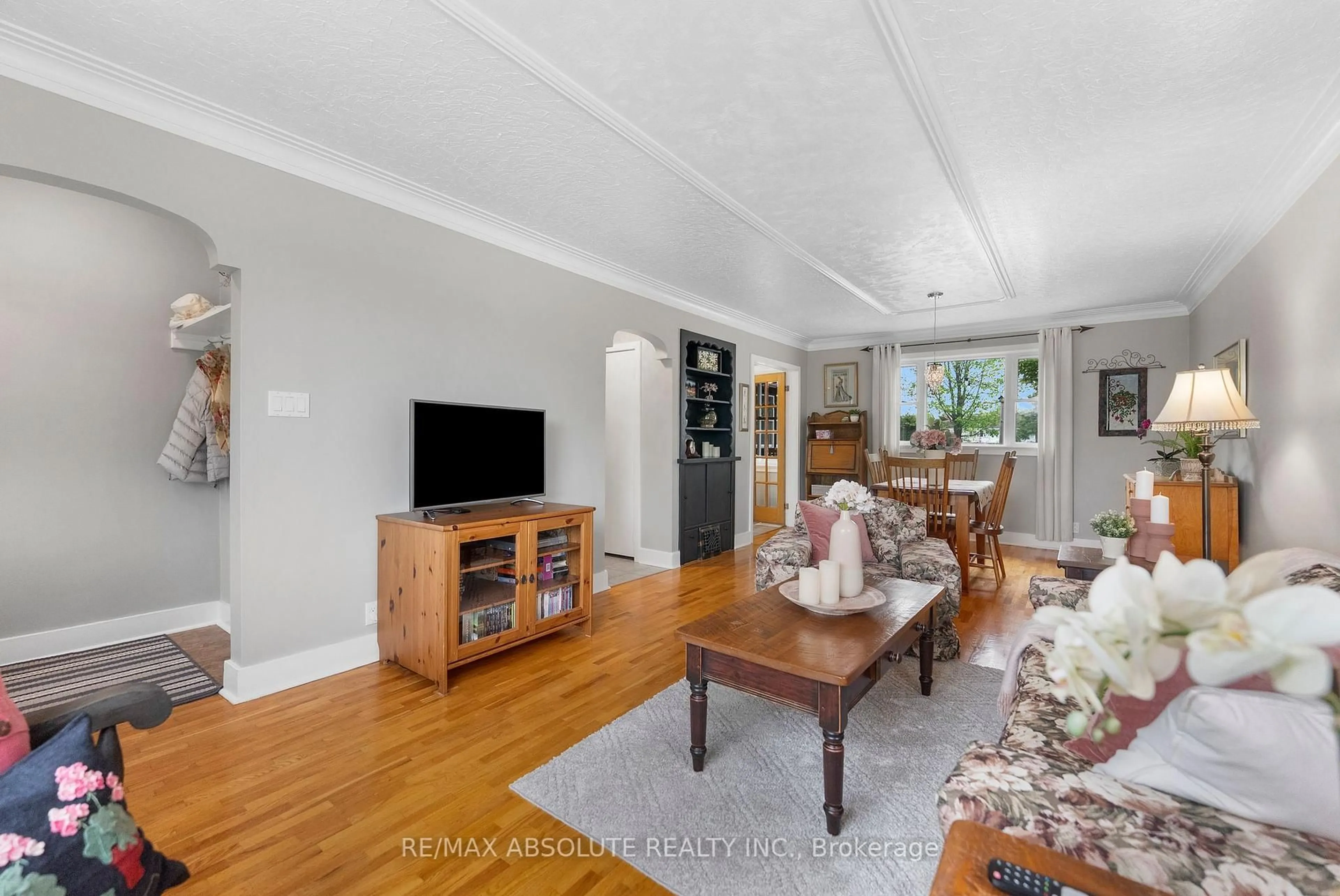 Living room with furniture, unknown for 150 Poole St, Arnprior Ontario K7S 1J2