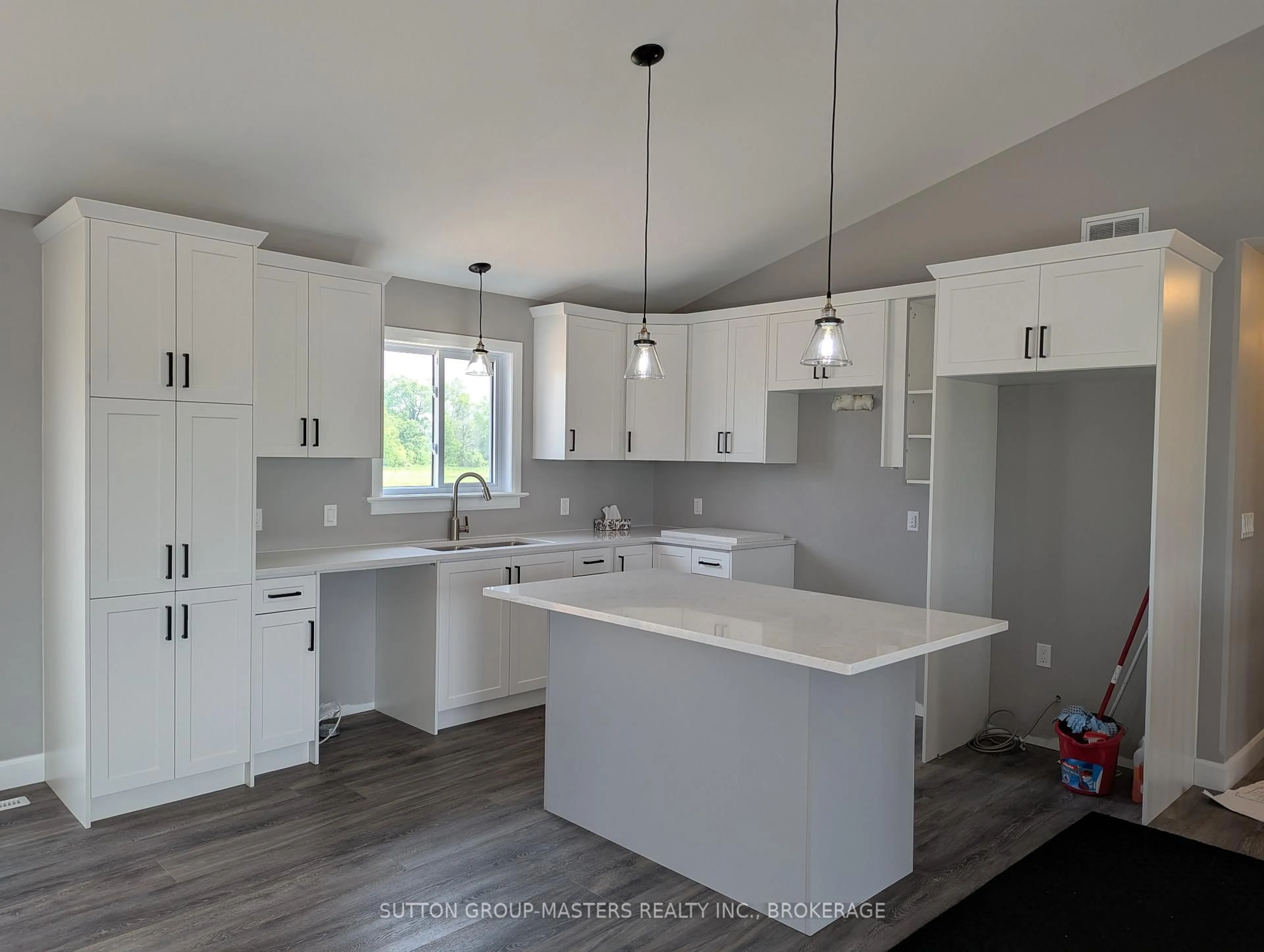 Open concept kitchen, unknown for 109 Bittersweet Rd, Hartington Ontario K0H 1W0