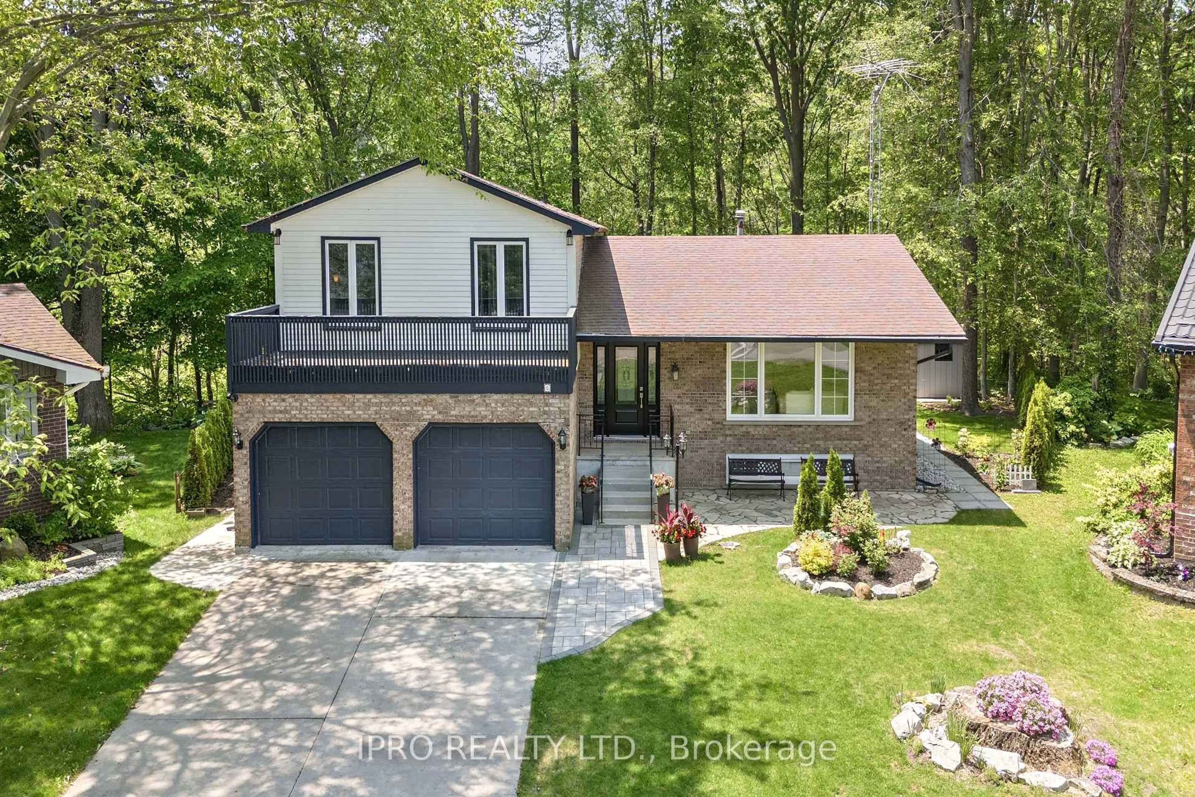 Home with brick exterior material, street for 6 Roselawn Crt, Norfolk Ontario N0A 1N4