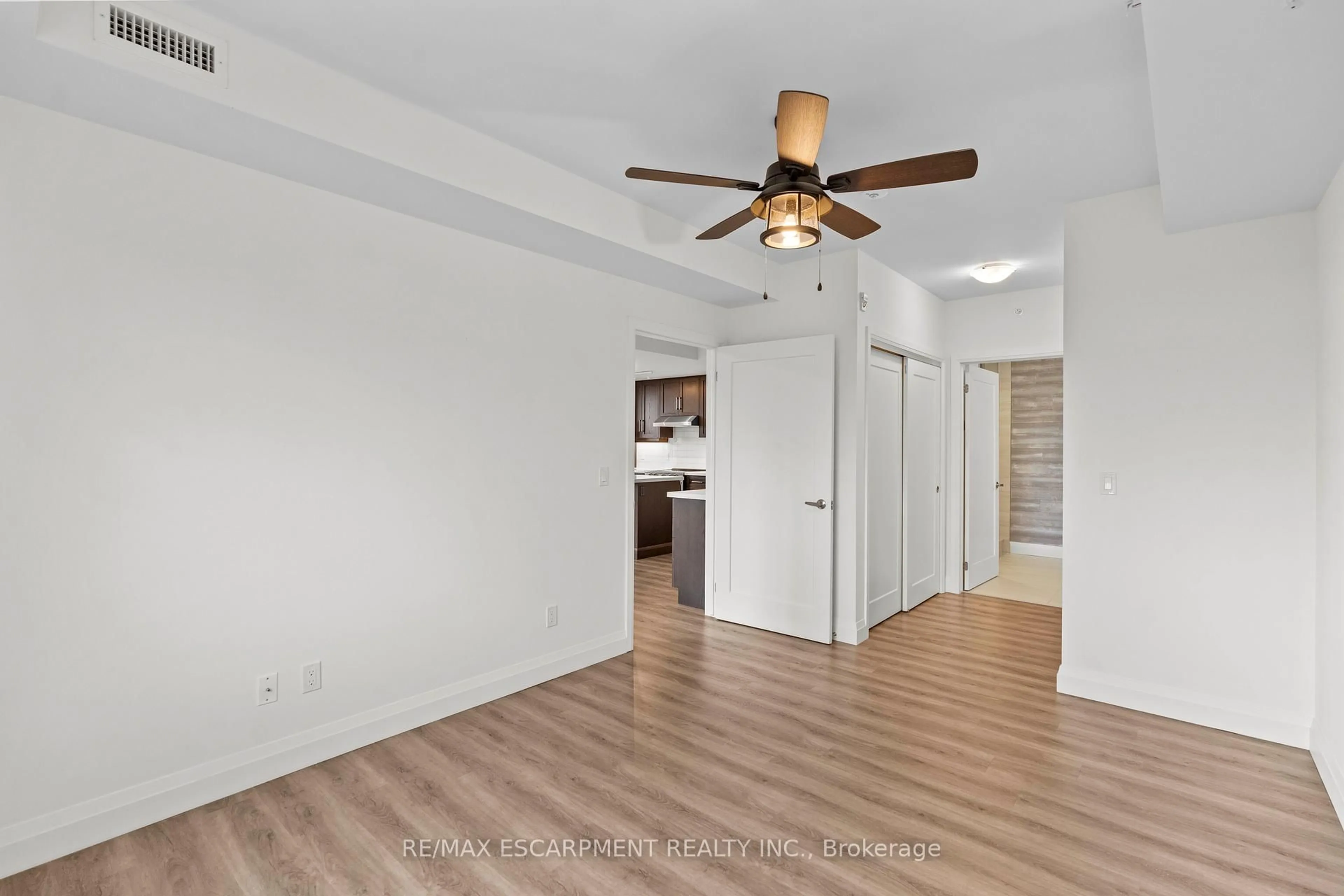 A pic of a room for 30 Hamilton St #703, Hamilton Ontario L8B 1V8