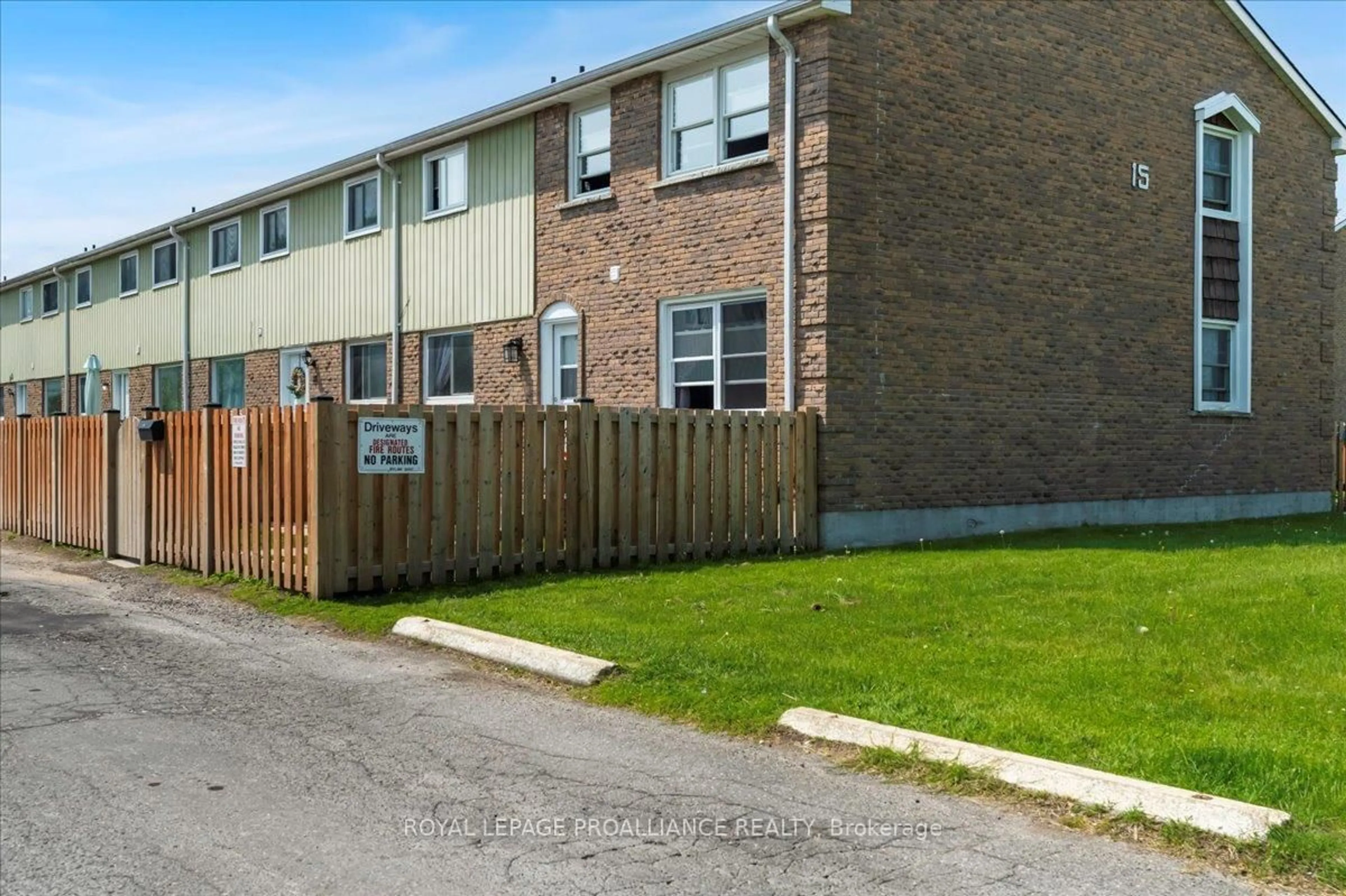 A pic from outside/outdoor area/front of a property/back of a property/a pic from drone, street for 15 Tracey Park Dr #12, Belleville Ontario K8P 4R4