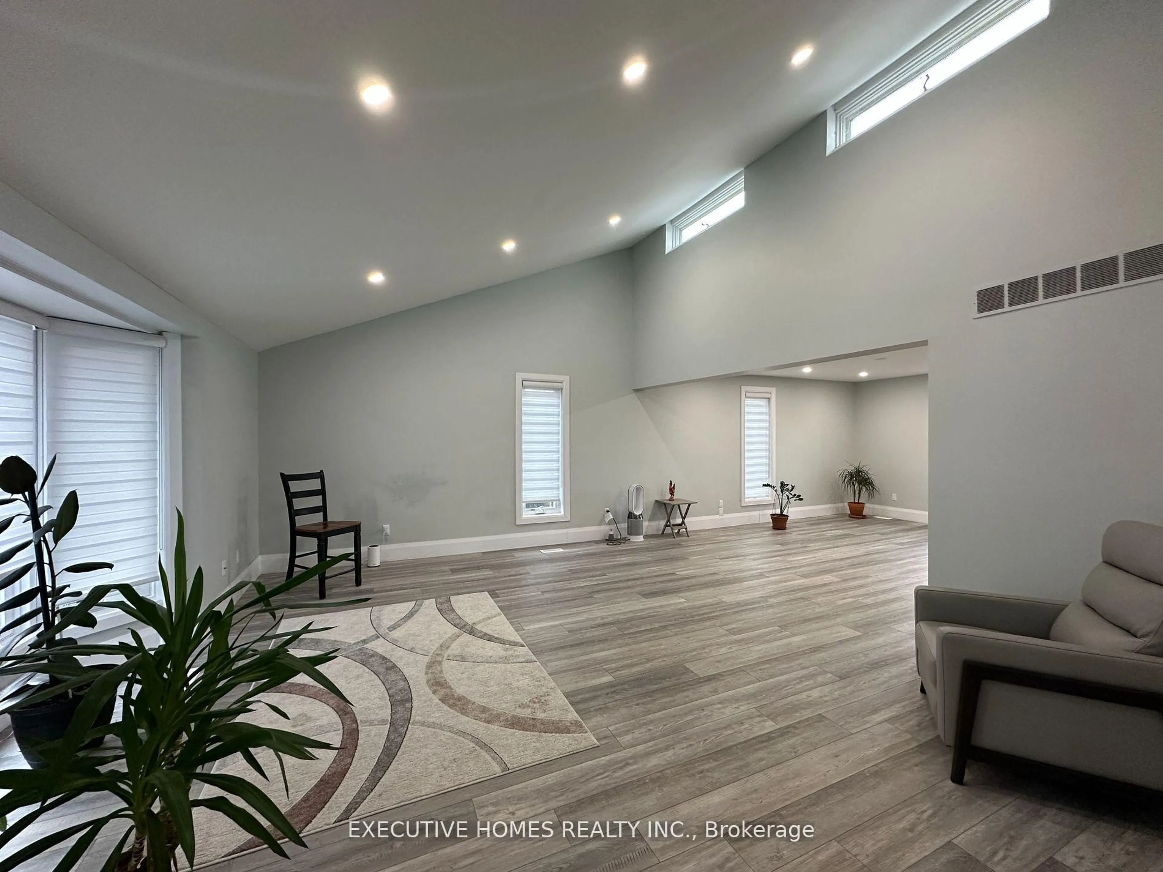 Indoor foyer for 15 Westbrook Pl, Cambridge Ontario N3C 3J4