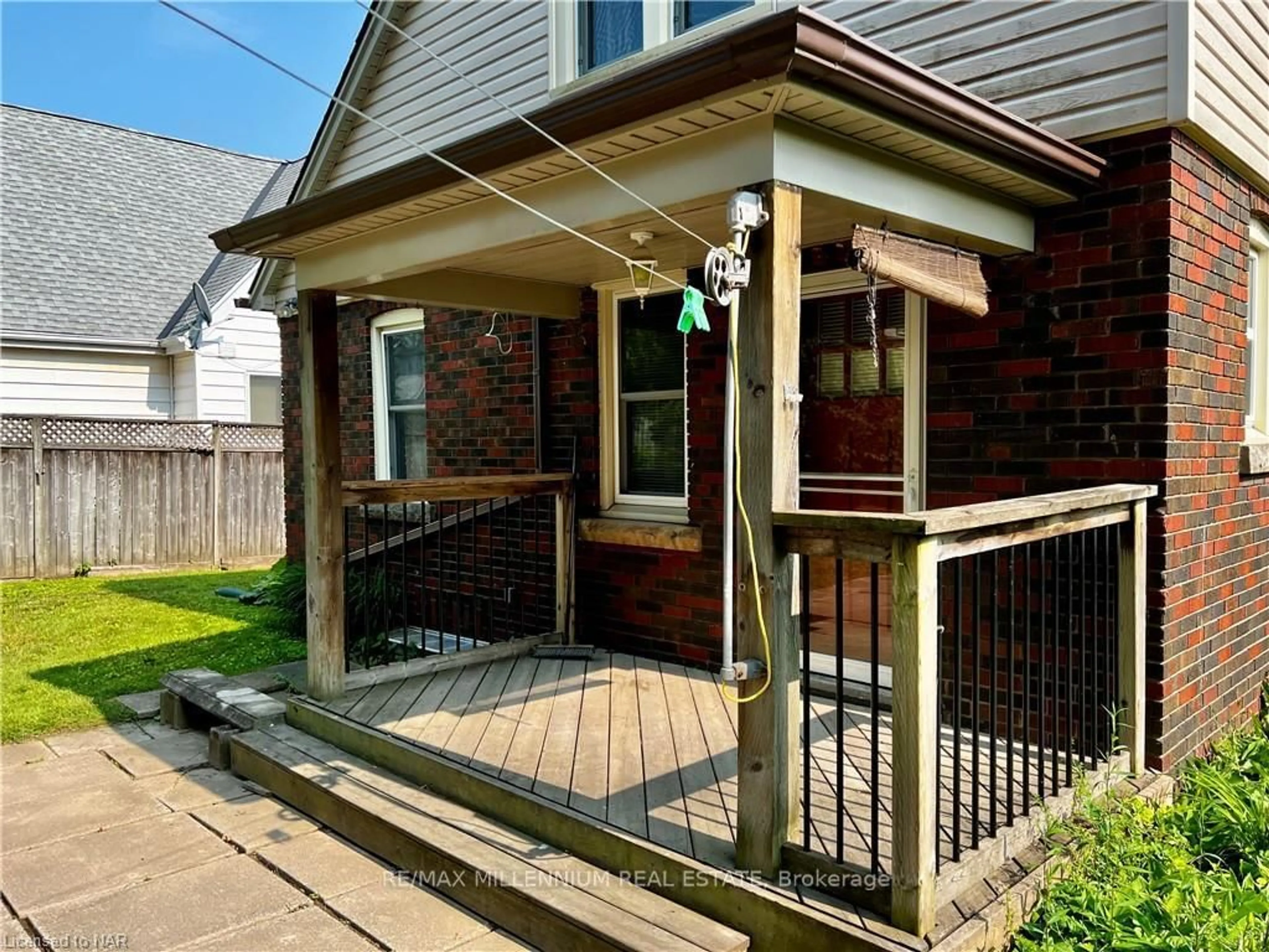 Unknown for 6447 BARKER St, Niagara Falls Ontario L2G 1Y6