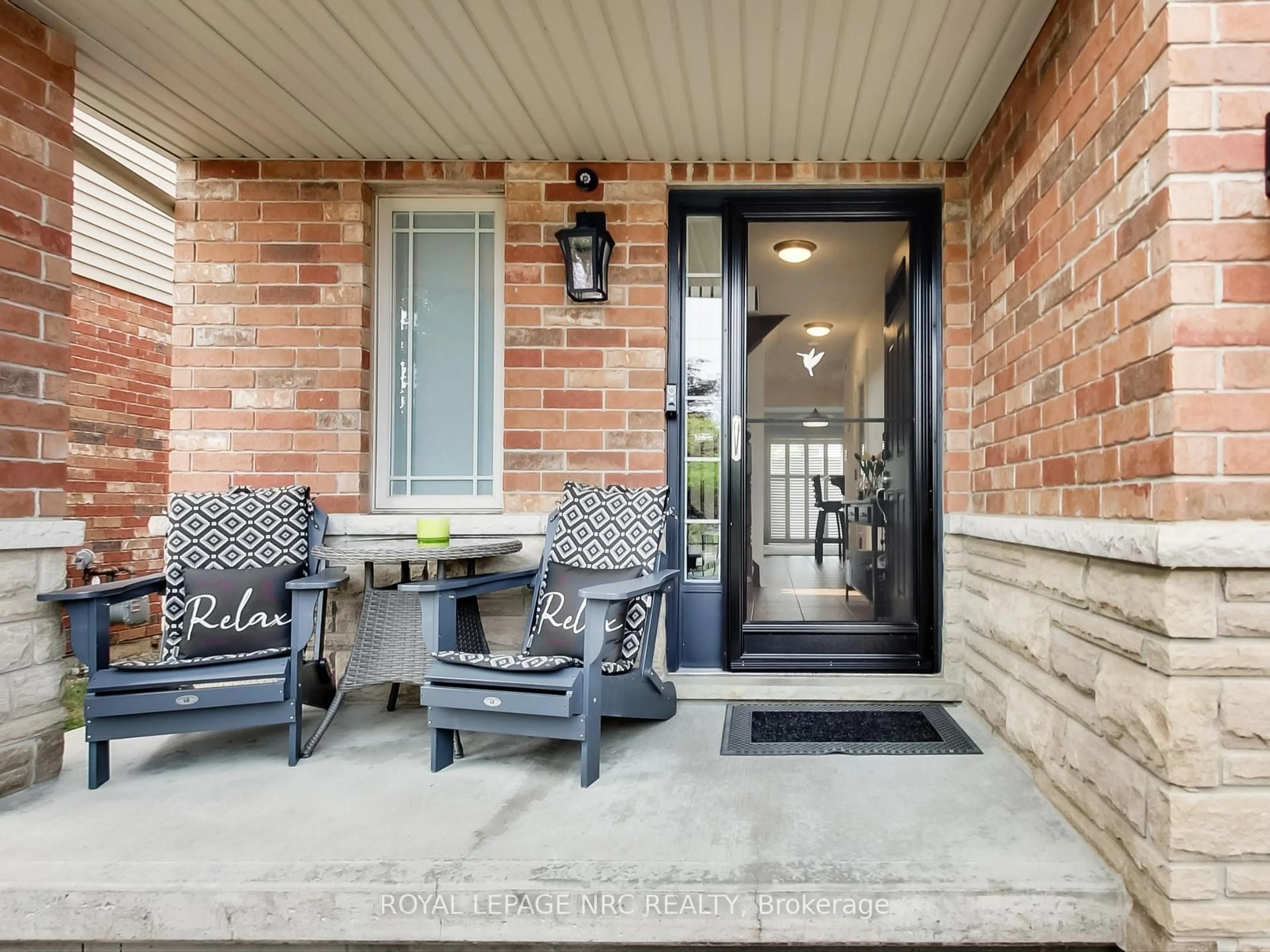 Indoor entryway for 107 Sumner Cres, Grimsby Ontario L3M 0B4