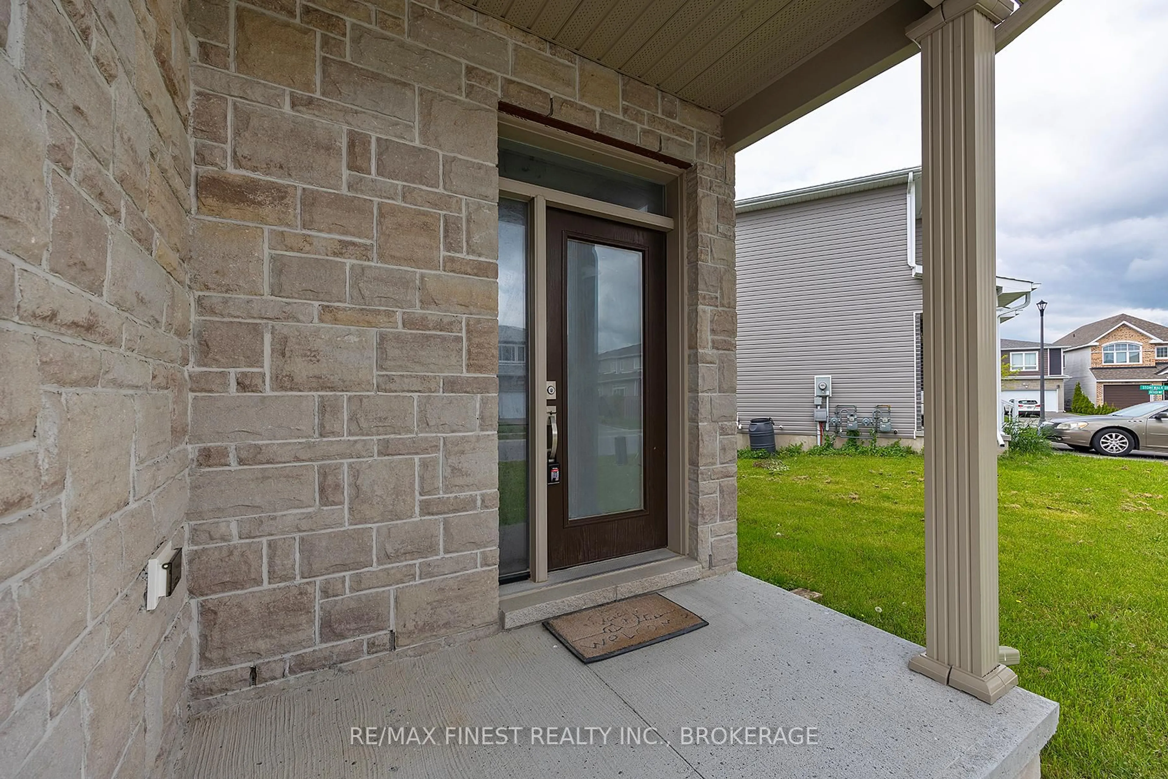Indoor entryway for 937 Riverview Way, Kingston Ontario K7K 7J8