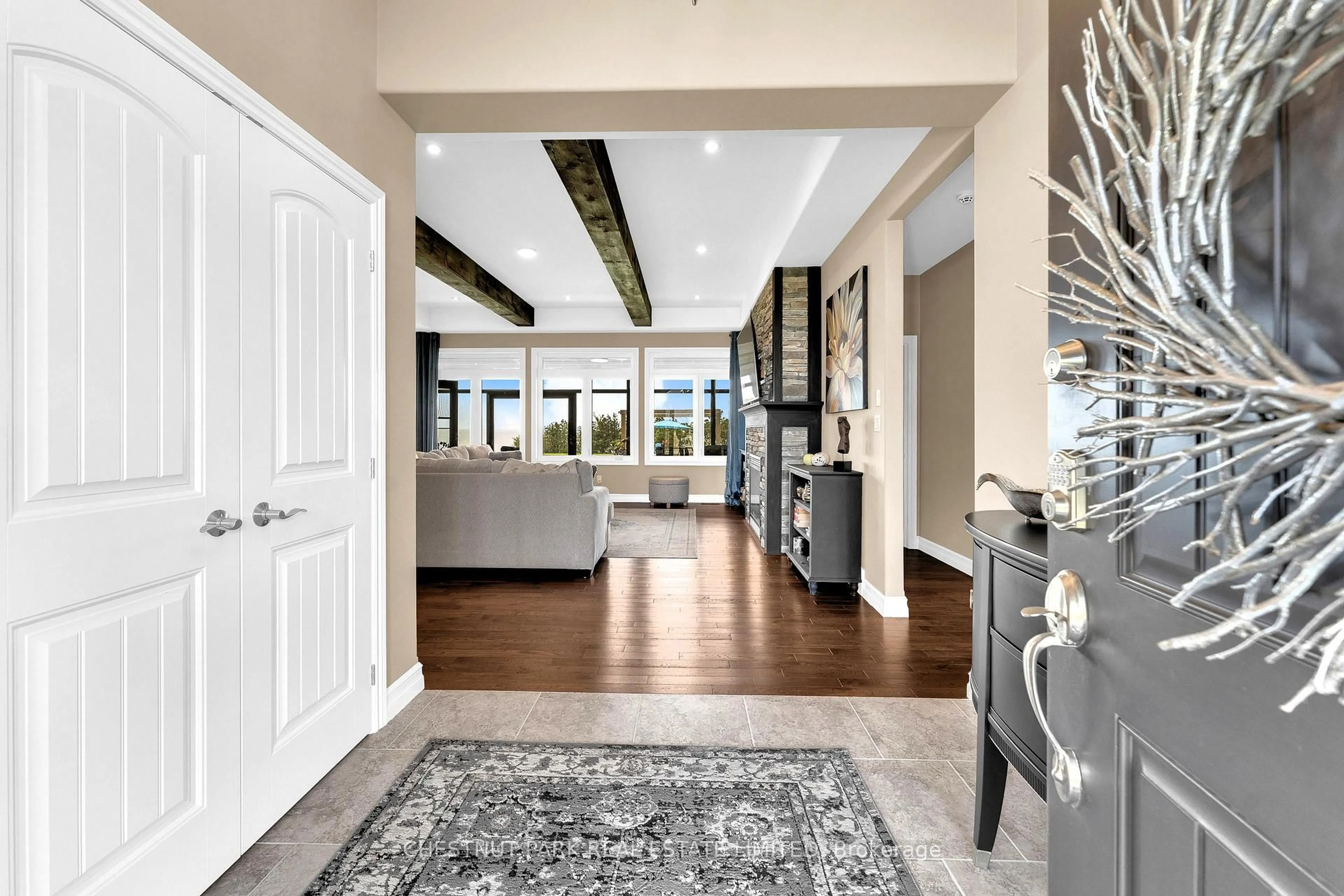 Indoor entryway for 5084 Talbot Tr, Chatham-Kent Ontario N0P 1W0