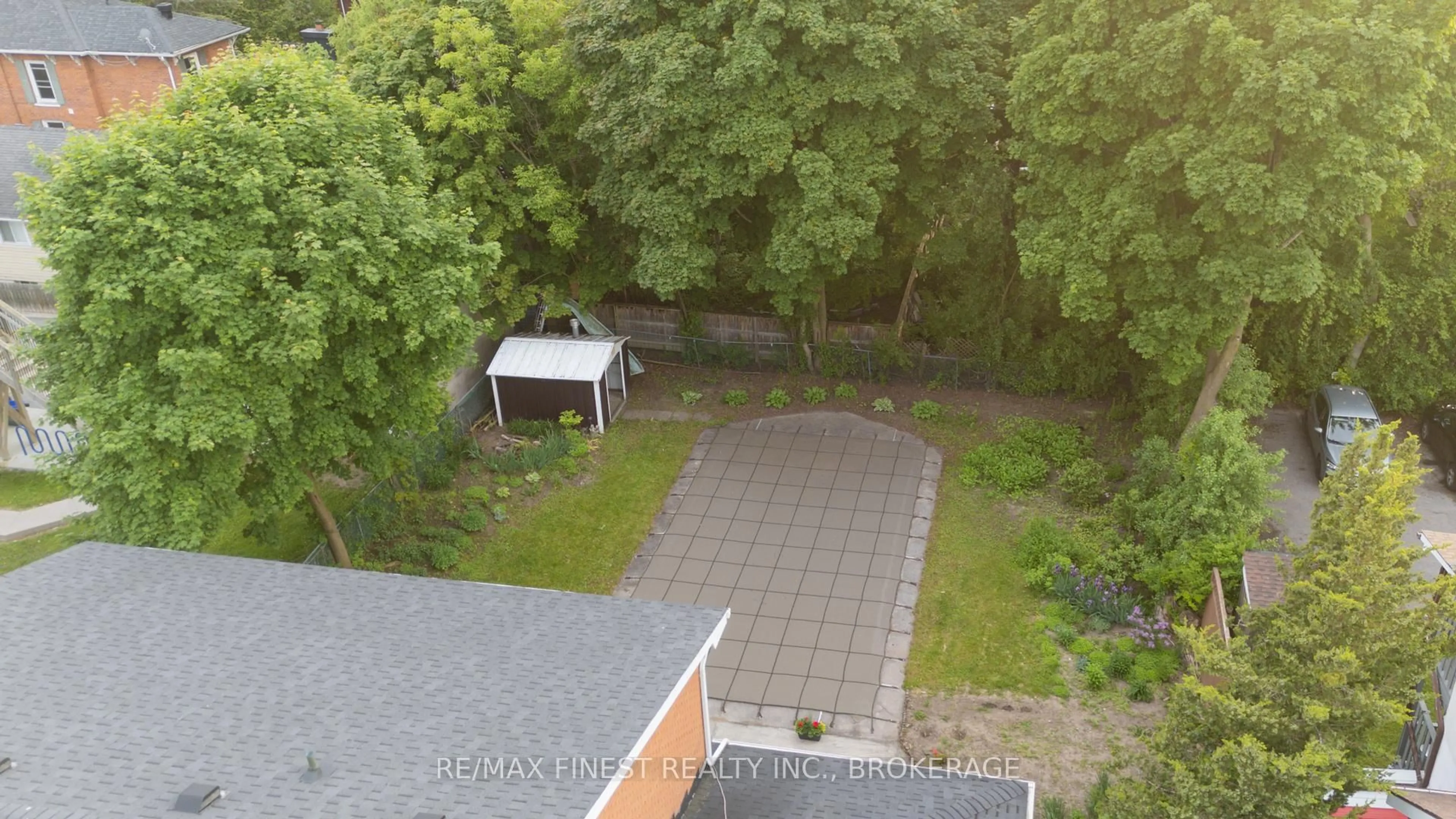 A pic from outside/outdoor area/front of a property/back of a property/a pic from drone, street for 16 Pembroke St, Kingston Ontario K7L 4N4