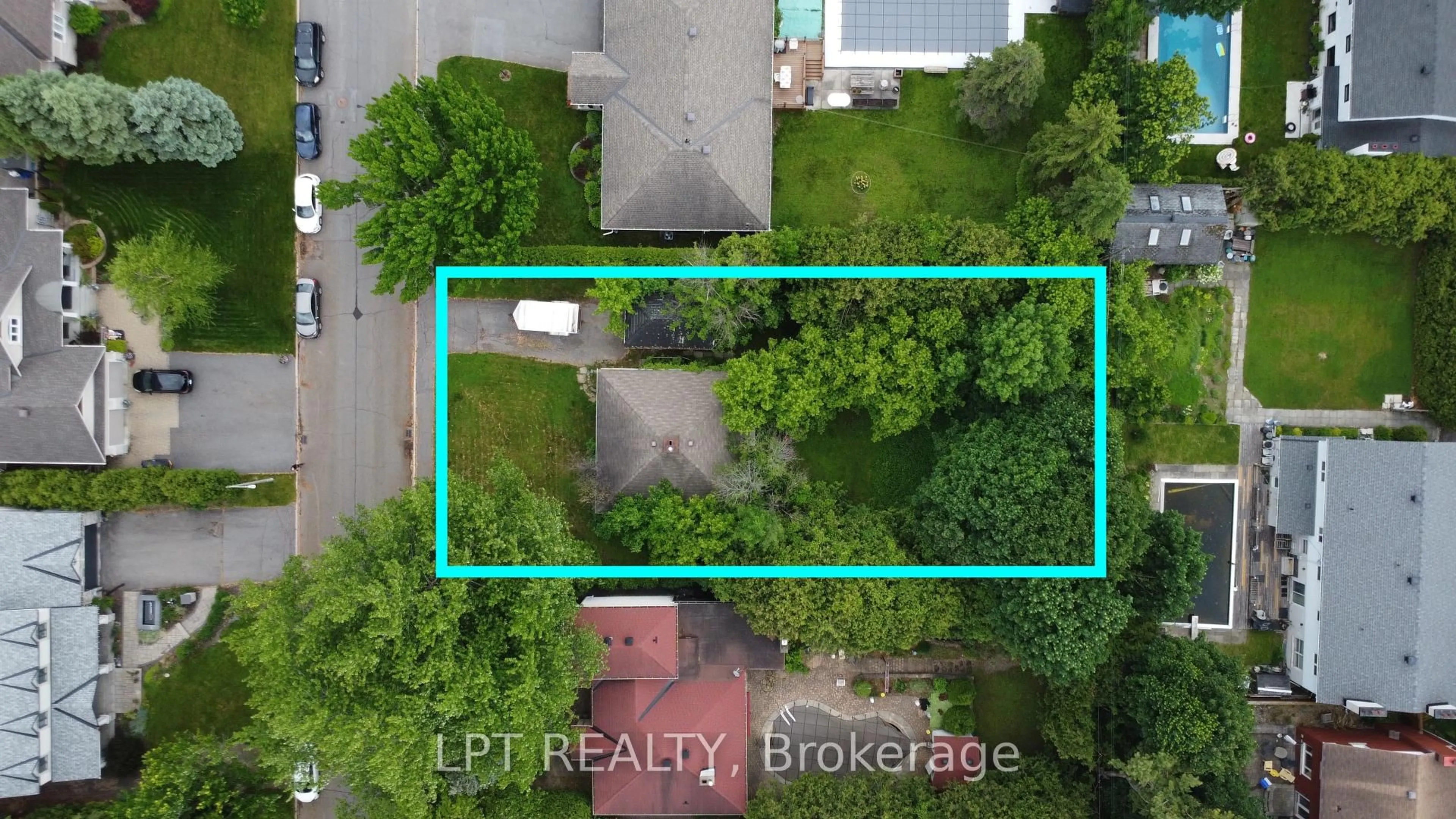A pic from outside/outdoor area/front of a property/back of a property/a pic from drone, street for 868 Mountainview Ave, Ottawa Ontario K2B 5G2