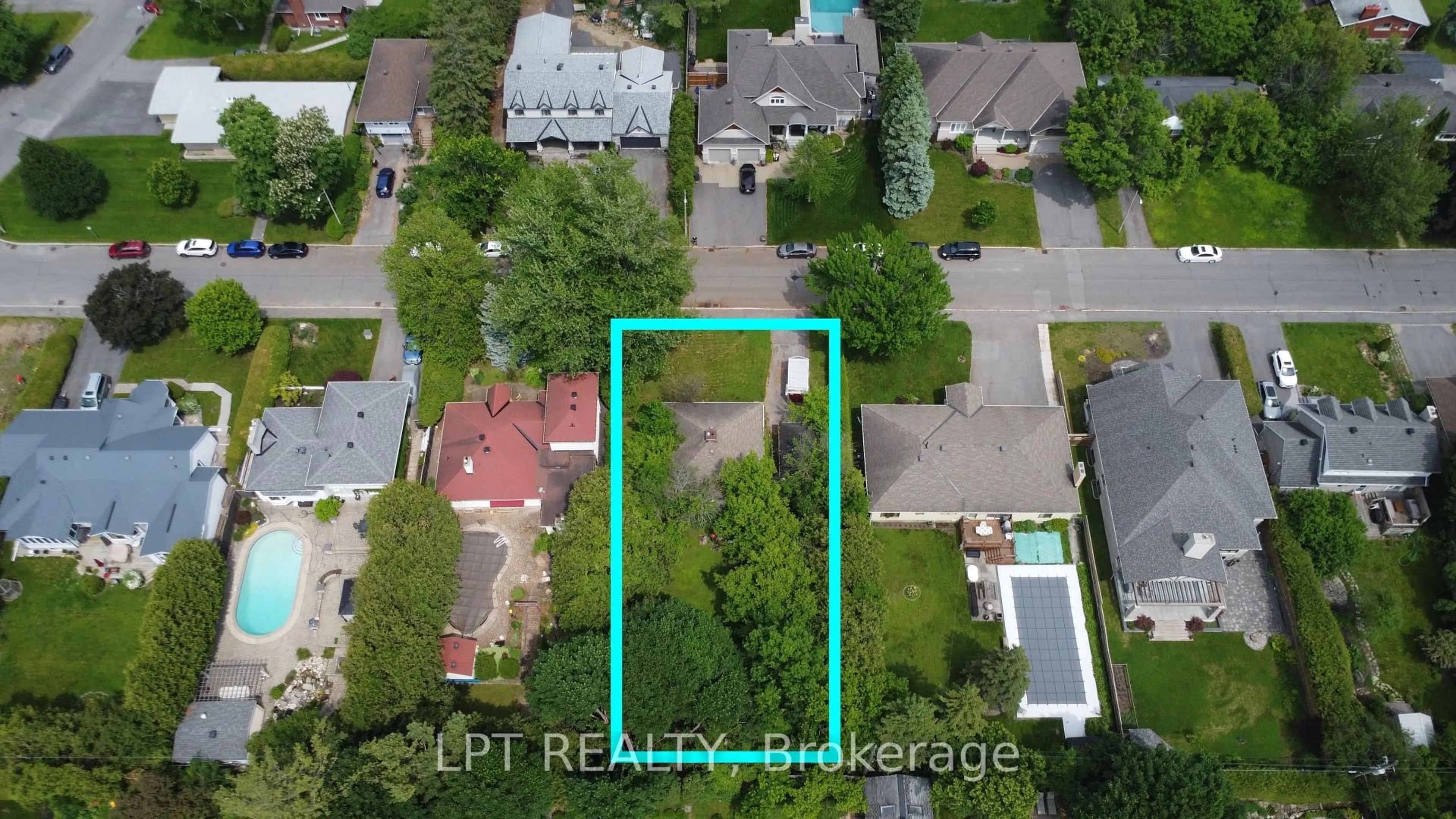 A pic from outside/outdoor area/front of a property/back of a property/a pic from drone, street for 868 Mountainview Ave, Ottawa Ontario K2B 5G2