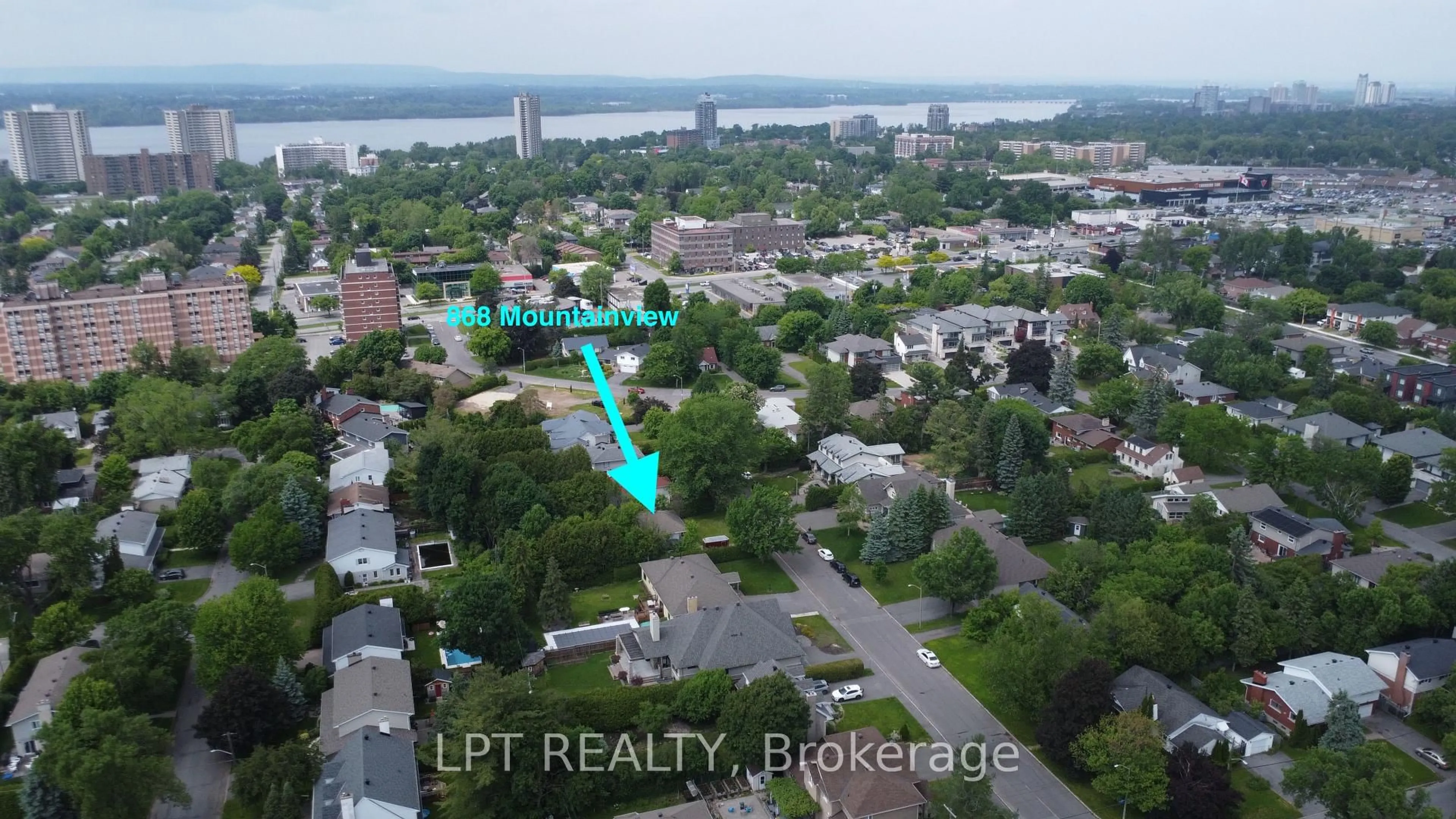 Blurry image for 868 Mountainview Ave, Ottawa Ontario K2B 5G2