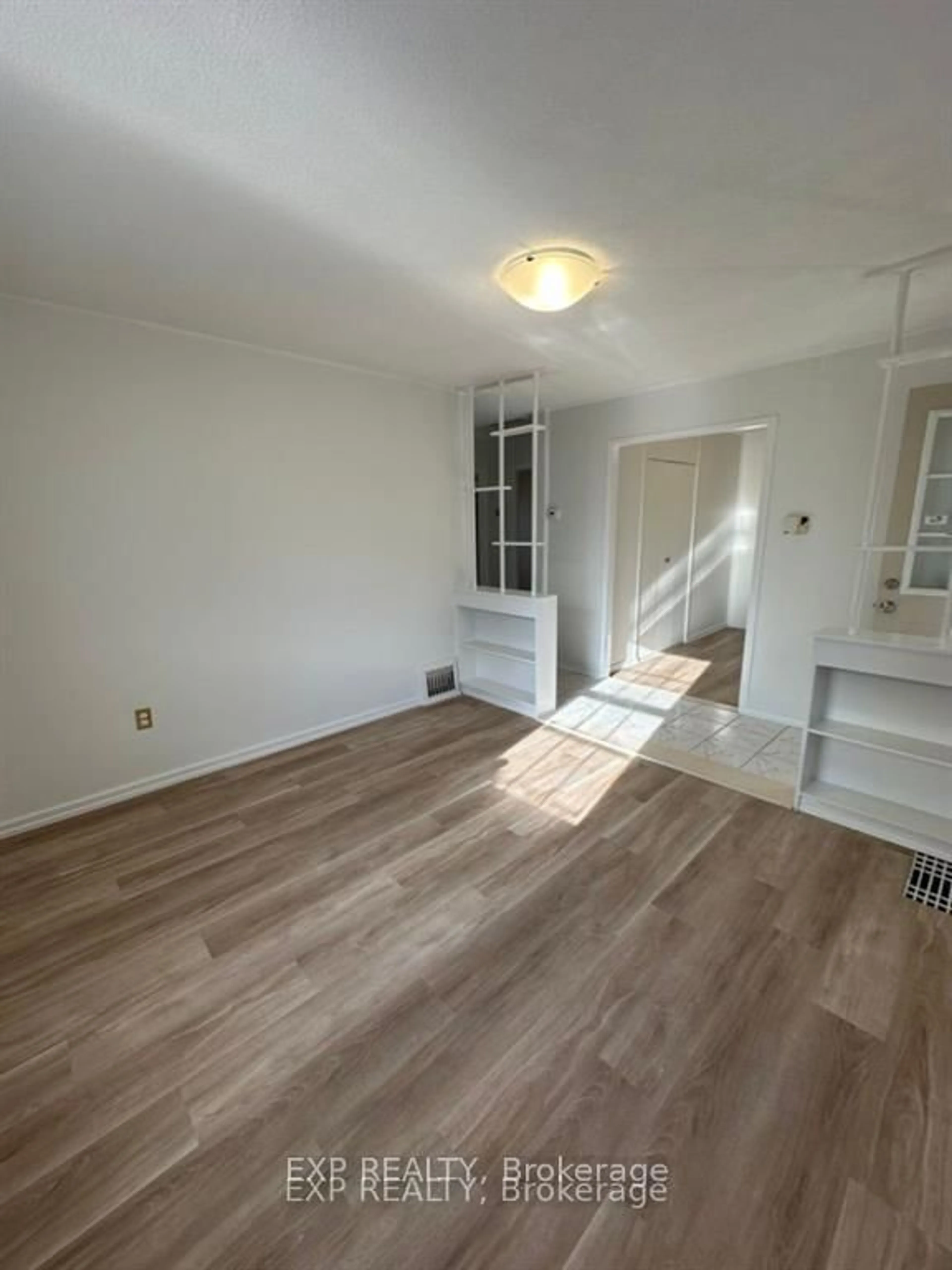 A pic of a room for 954 Fisher Ave, Ottawa Ontario K1Z 6P4