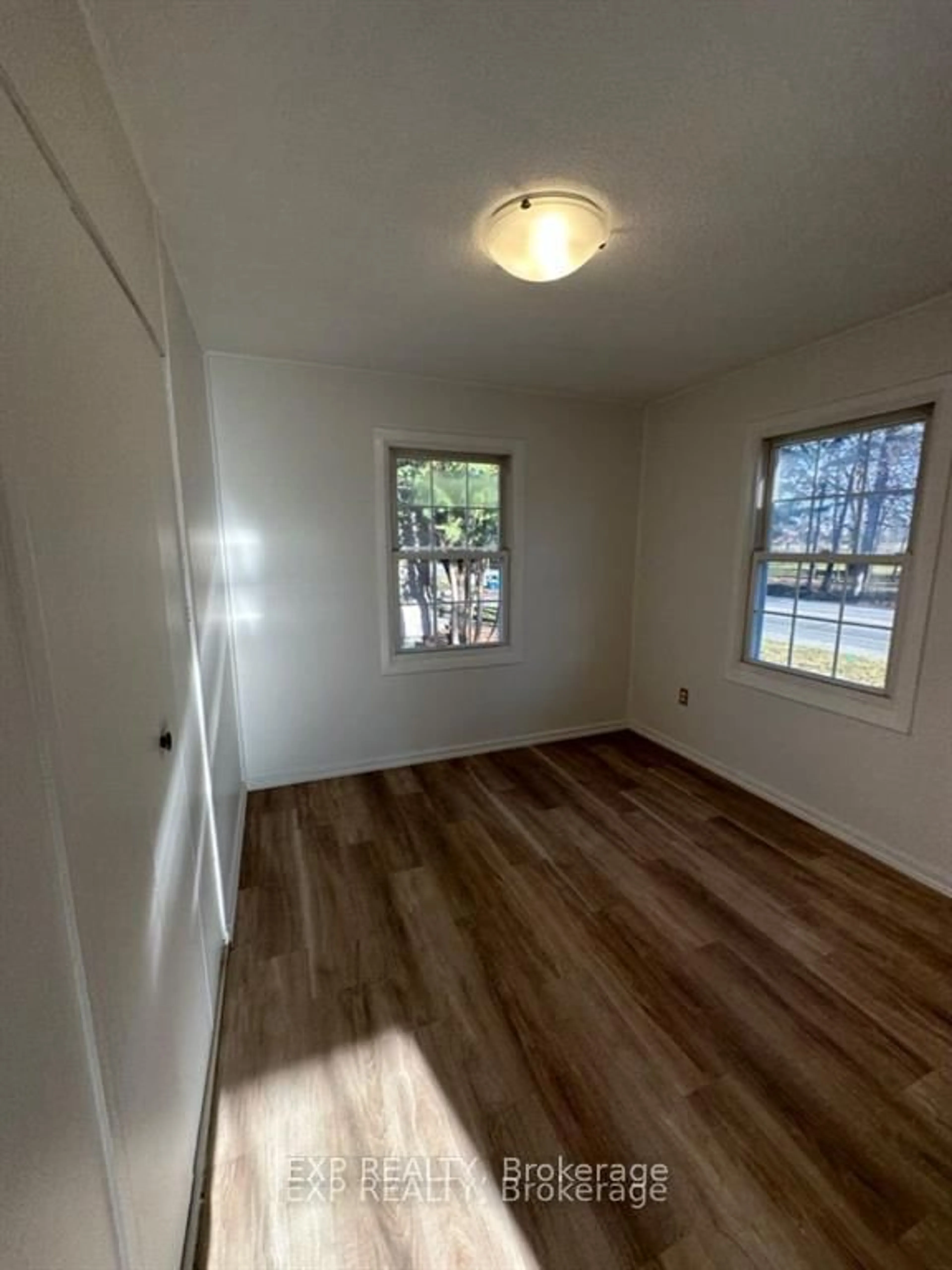 A pic of a room for 954 Fisher Ave, Ottawa Ontario K1Z 6P4