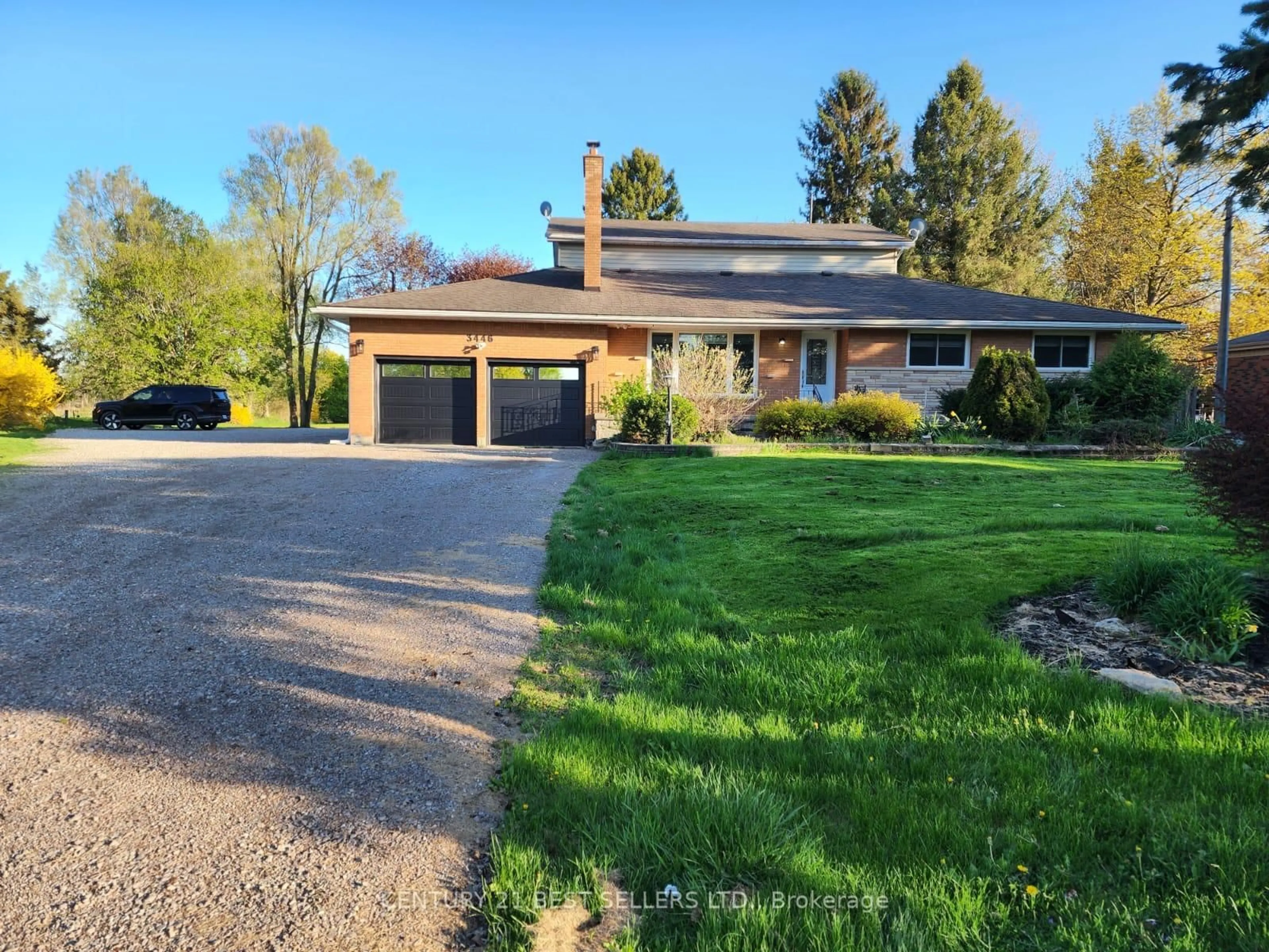 A pic from outside/outdoor area/front of a property/back of a property/a pic from drone, street for 3446 Governors Rd, Hamilton Ontario L0R 1T0
