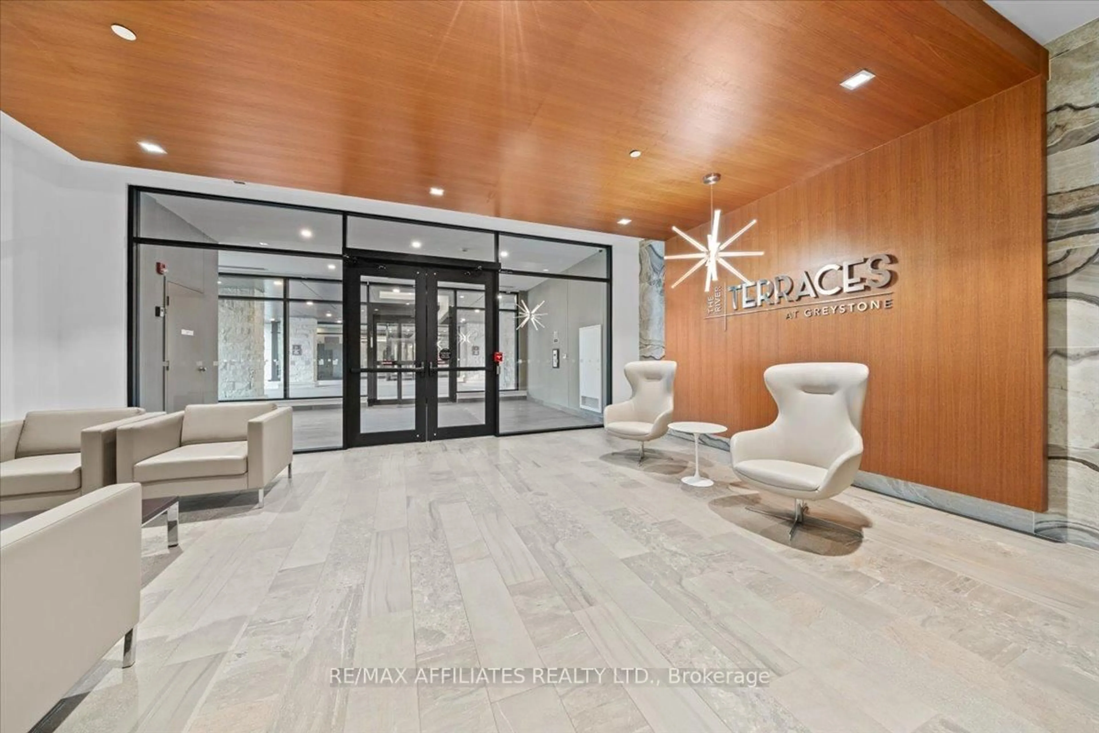 Indoor foyer for 570 De Mazenod Ave #406, Ottawa Ontario K1S 5X2