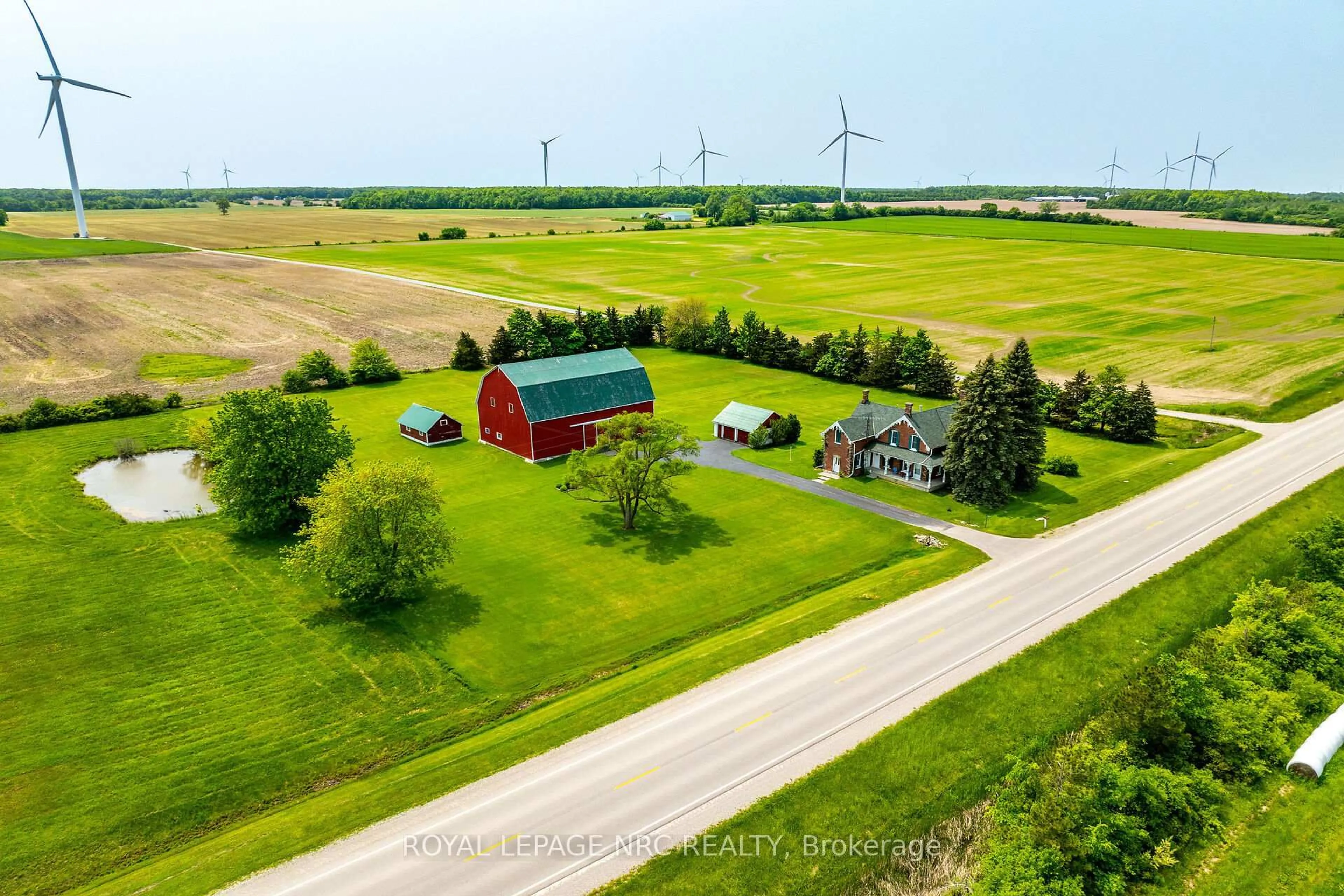 A pic from outside/outdoor area/front of a property/back of a property/a pic from drone, unknown for 3834 Haldimand 20 Rd, Haldimand Ontario N1A 2W3