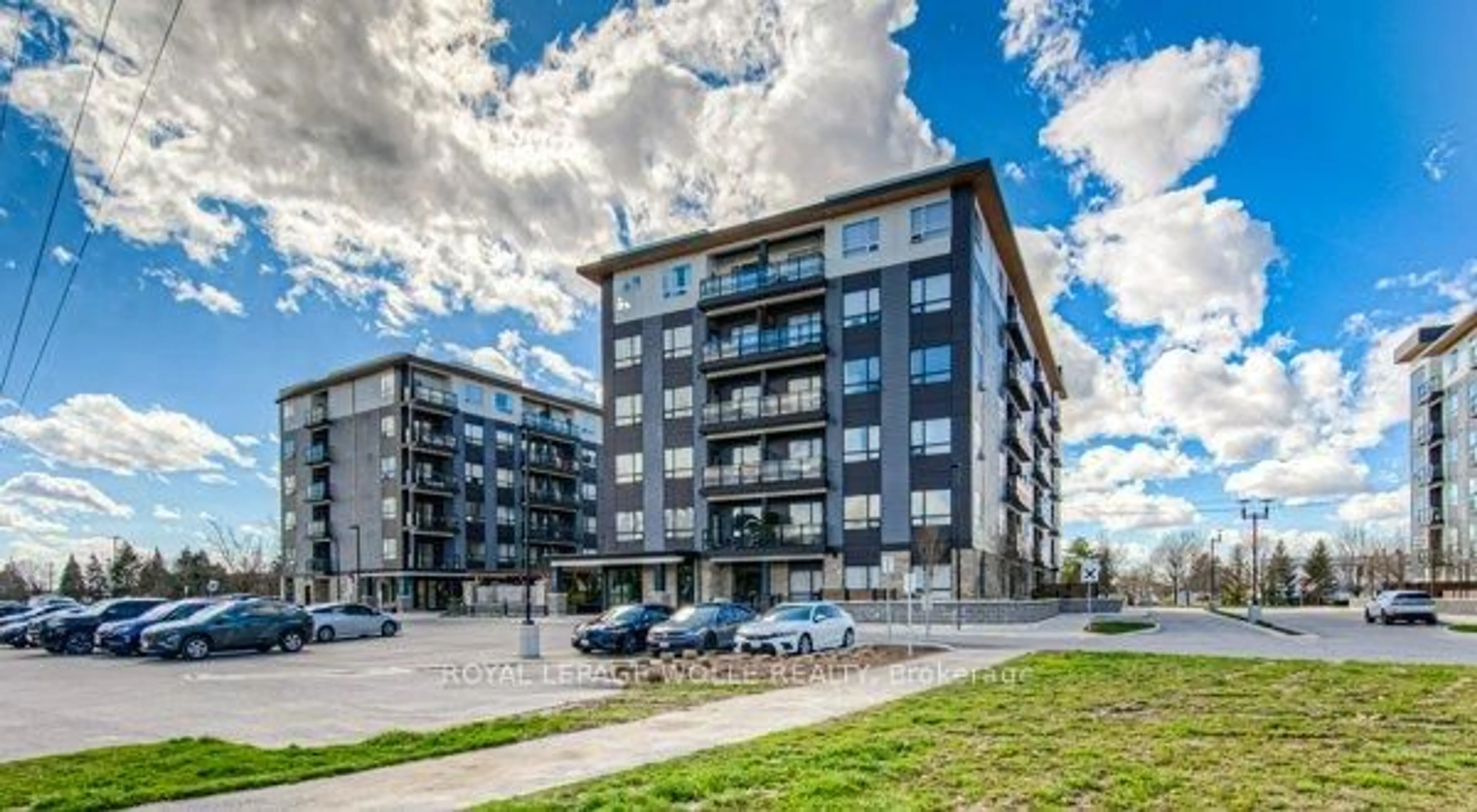Patio, building for 247 Northfield Dr #309, Waterloo Ontario N2K 0H1