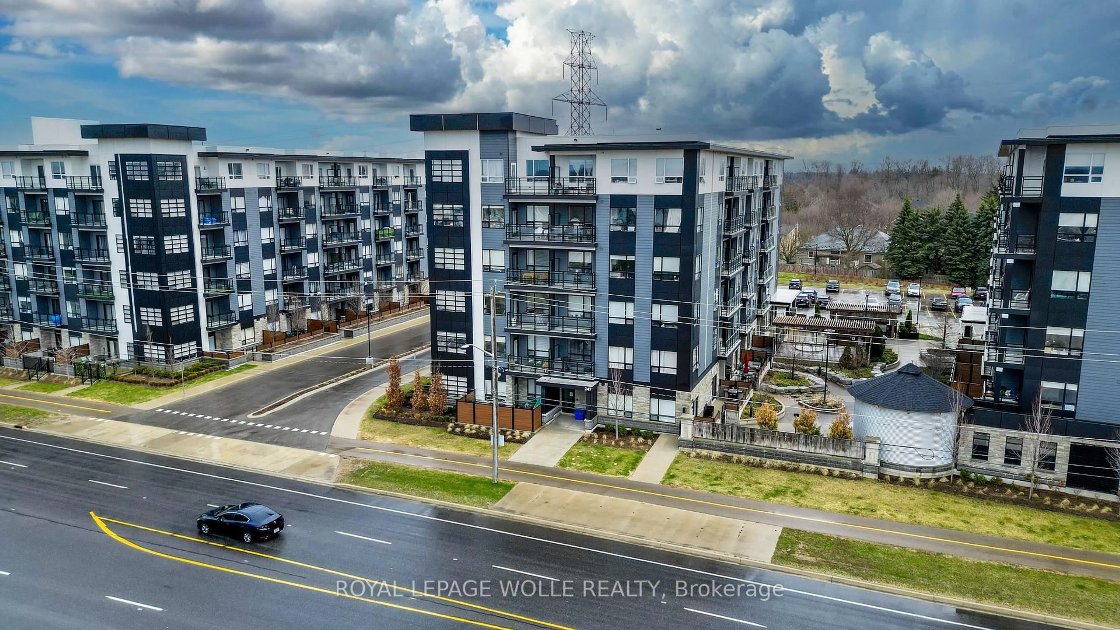 A pic from outside/outdoor area/front of a property/back of a property/a pic from drone, unknown for 247 Northfield Dr #309, Waterloo Ontario N2K 0H1