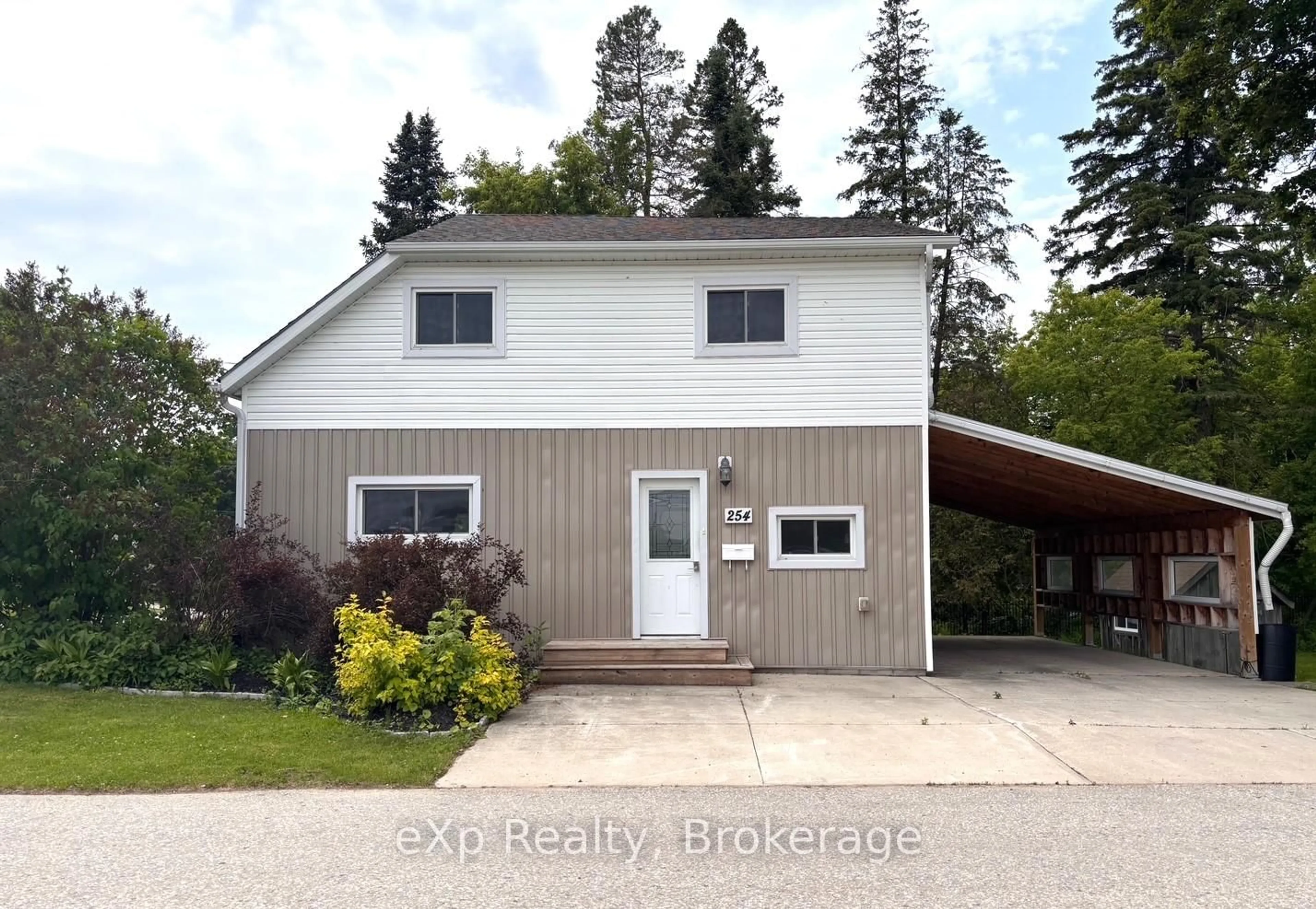 Unknown for 254 16th St, Hanover Ontario N4N 2A7
