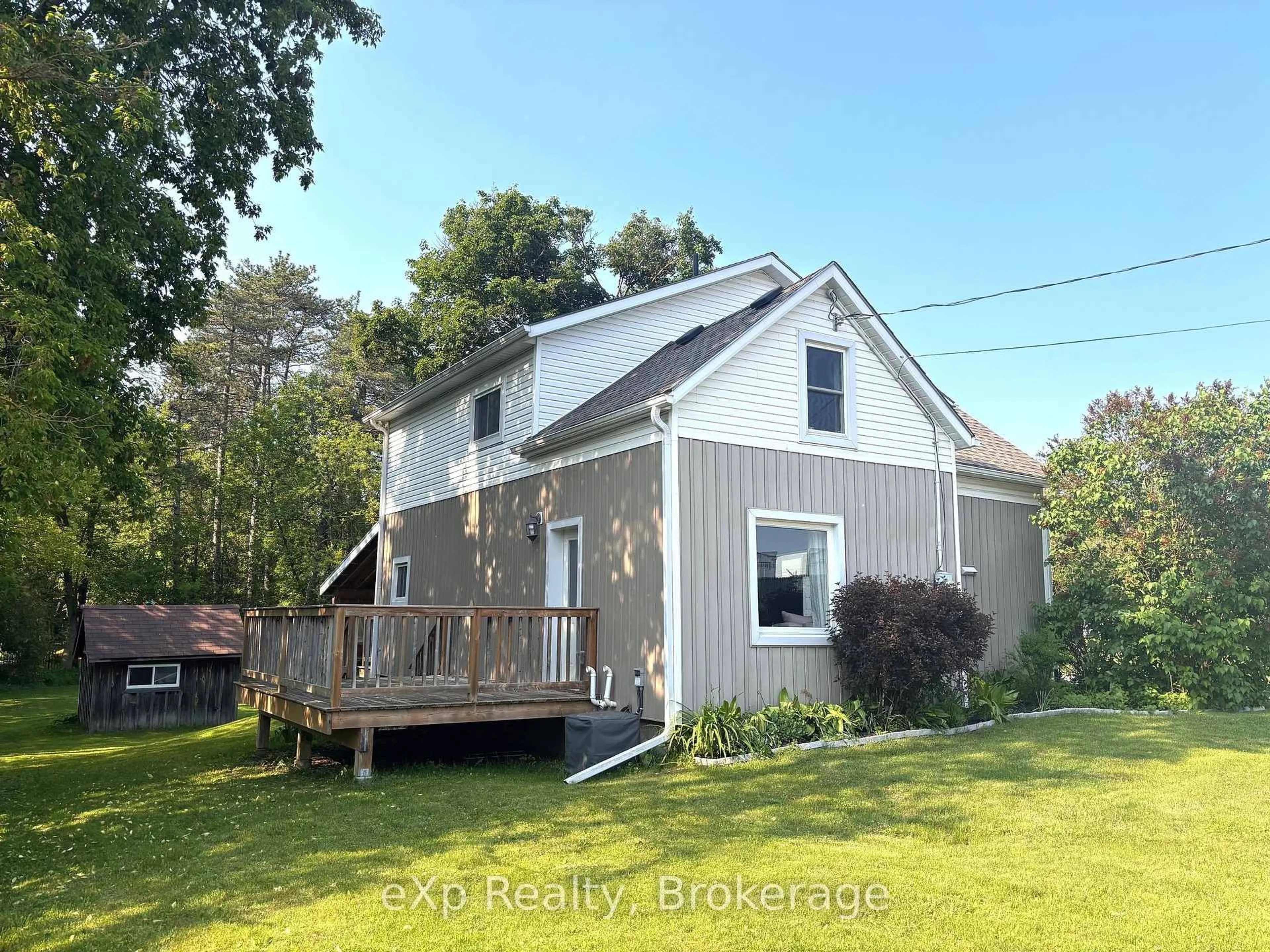 A pic from outside/outdoor area/front of a property/back of a property/a pic from drone, unknown for 254 16th St, Hanover Ontario N4N 2A7